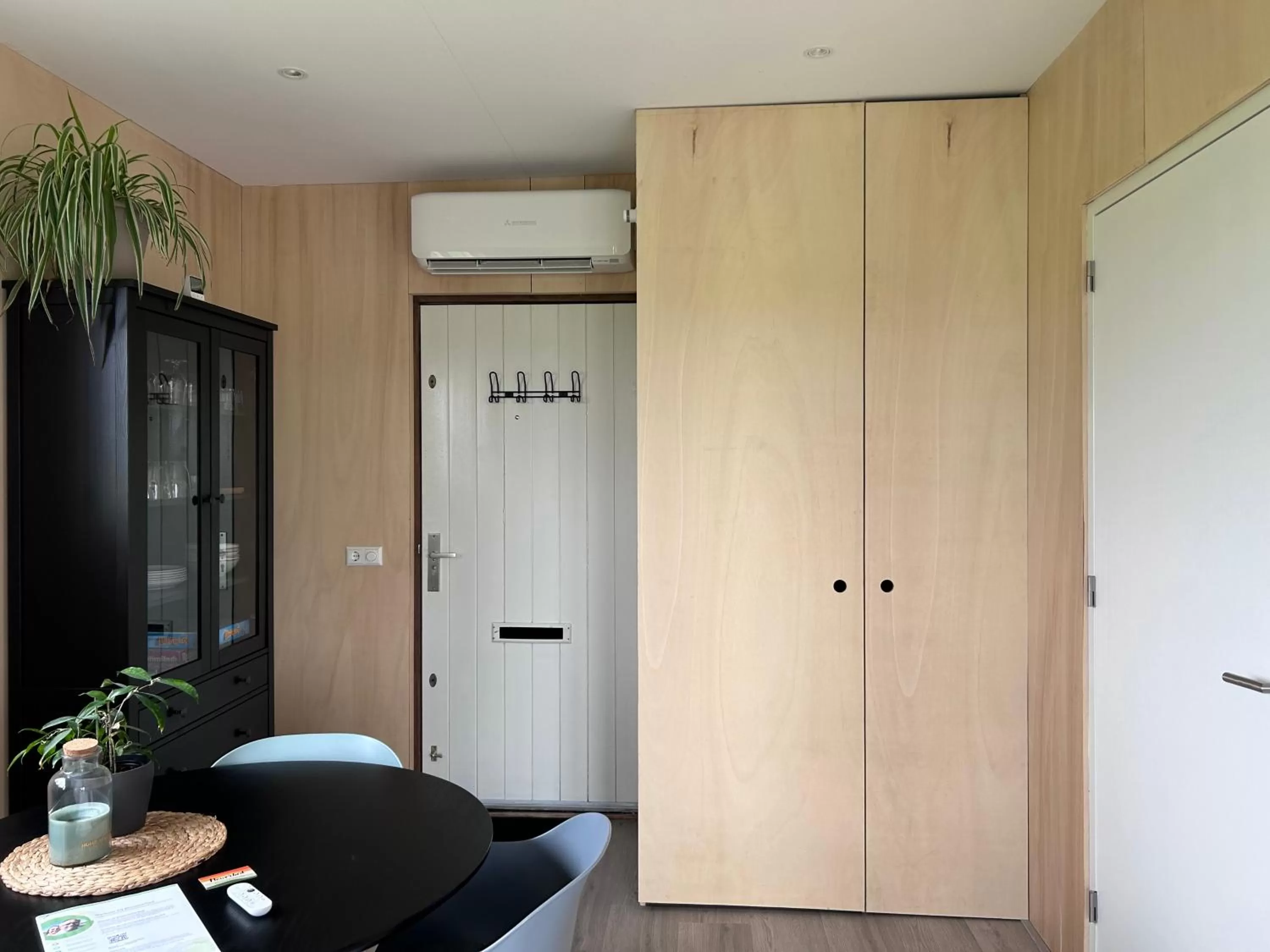 Guests in Blossombed