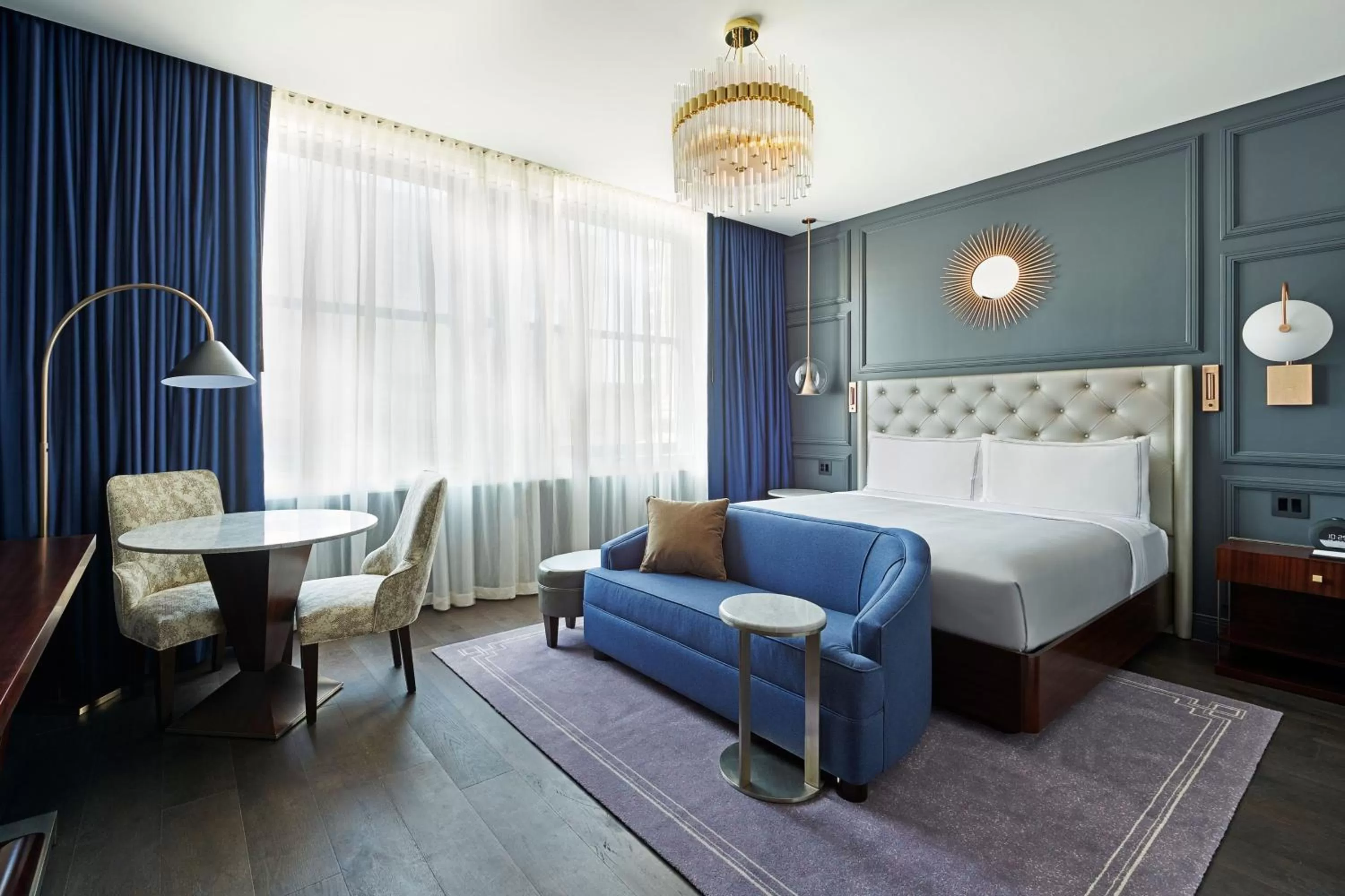 Photo of the whole room, Bed in The LaSalle Chicago, Autograph Collection