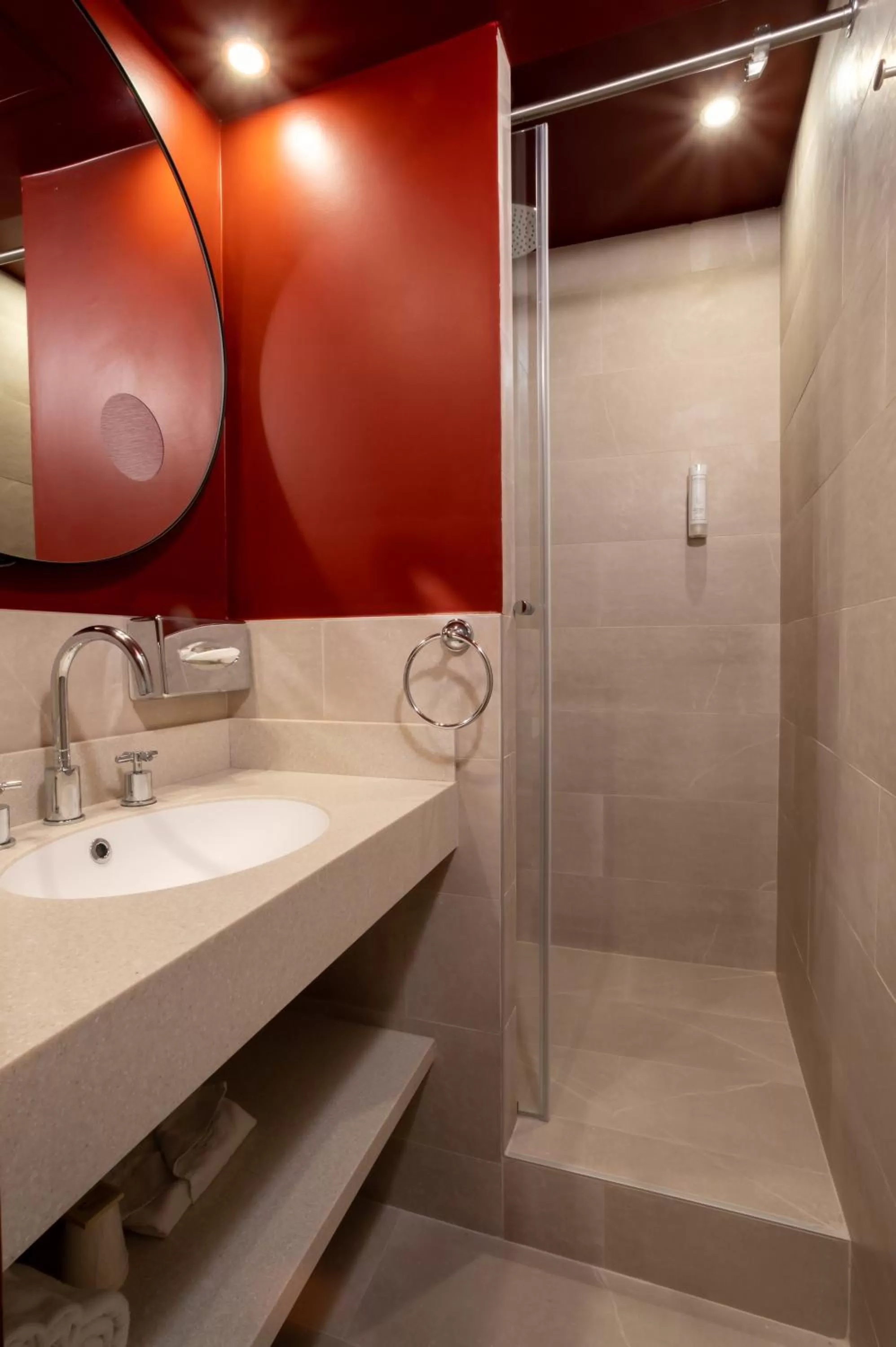 Shower in Hotel Sacha