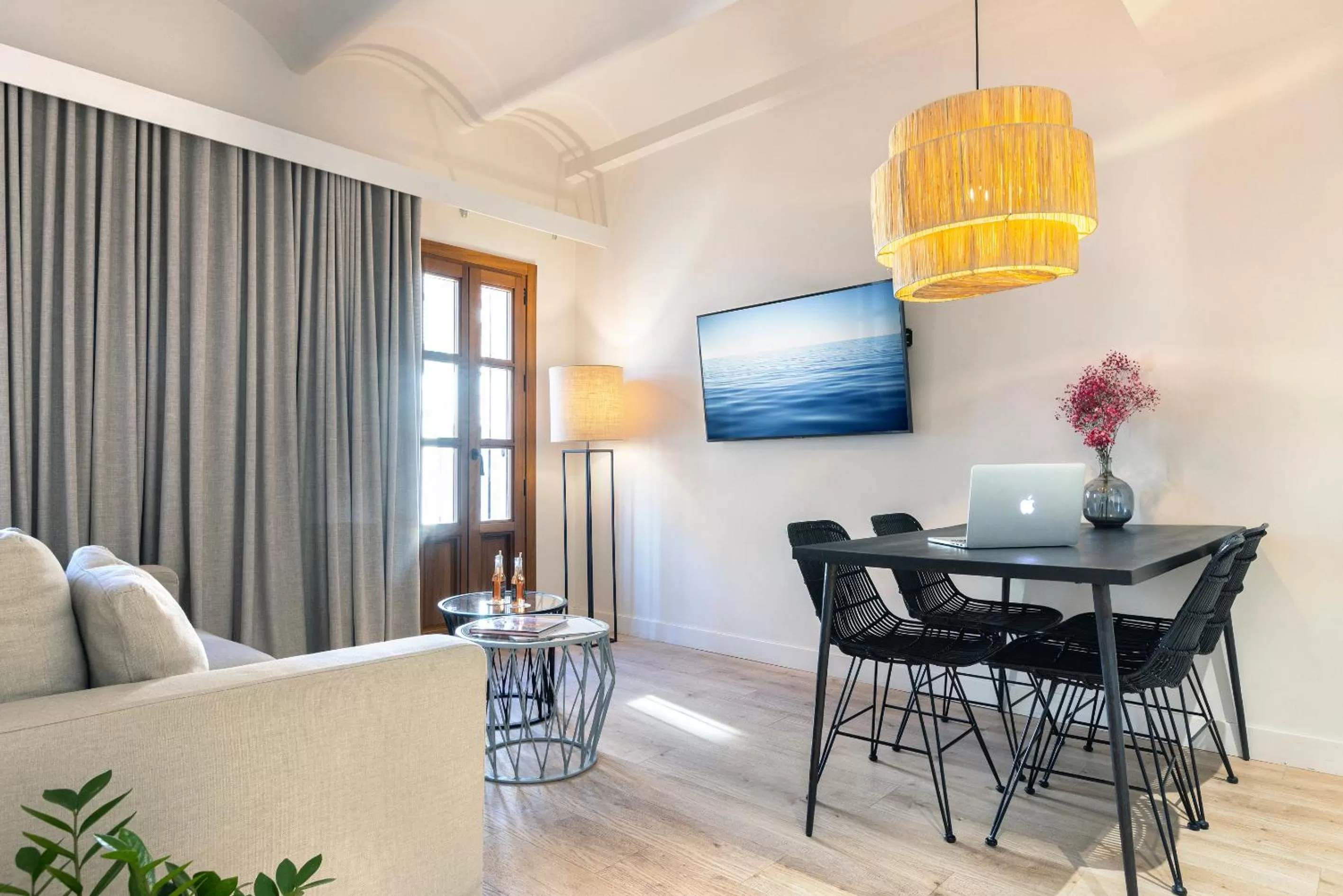 Living room in Samaritana Suites