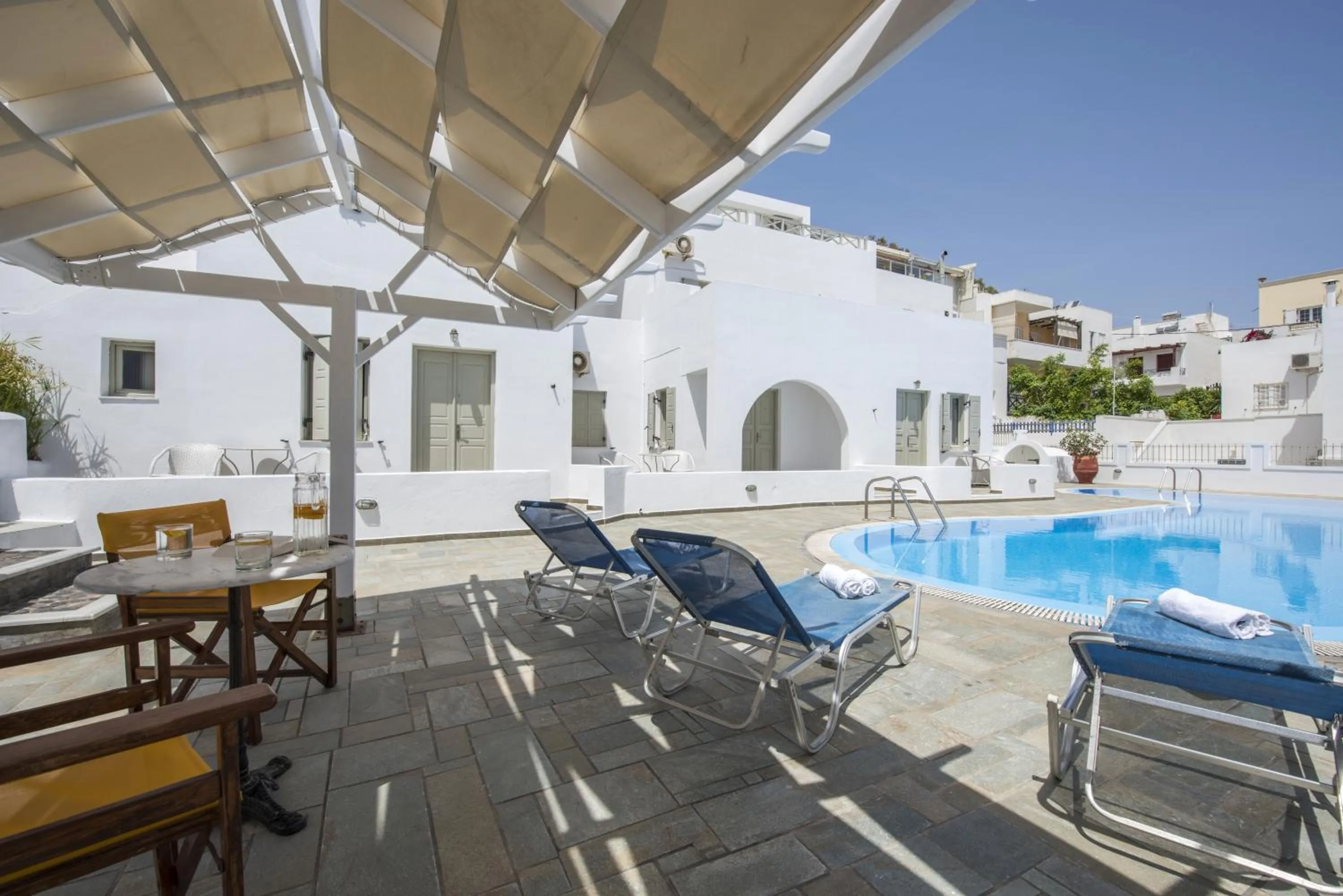 Property building in Nissos Thira
