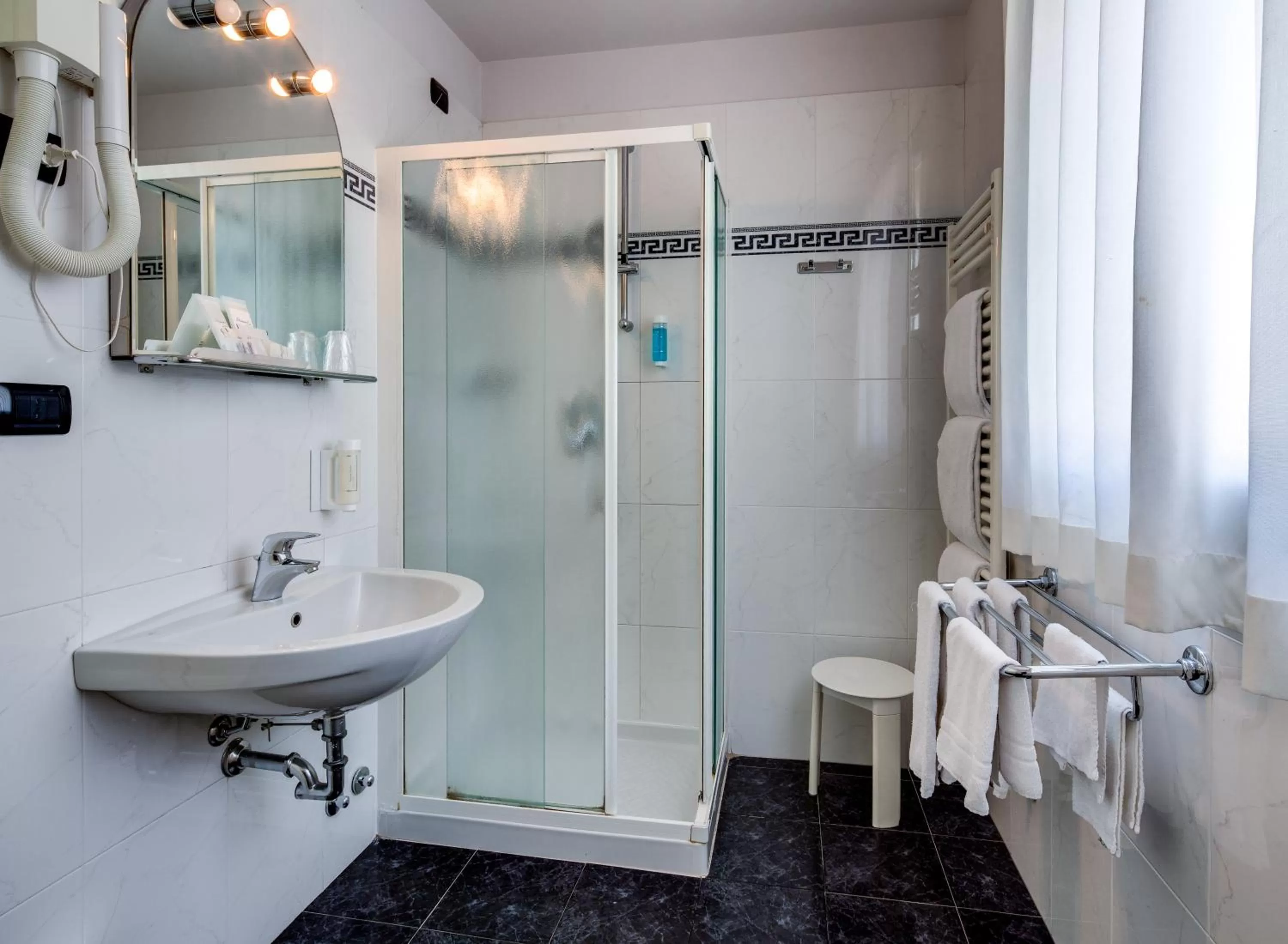 Photo of the whole room in Art & Hotel Aeroporto