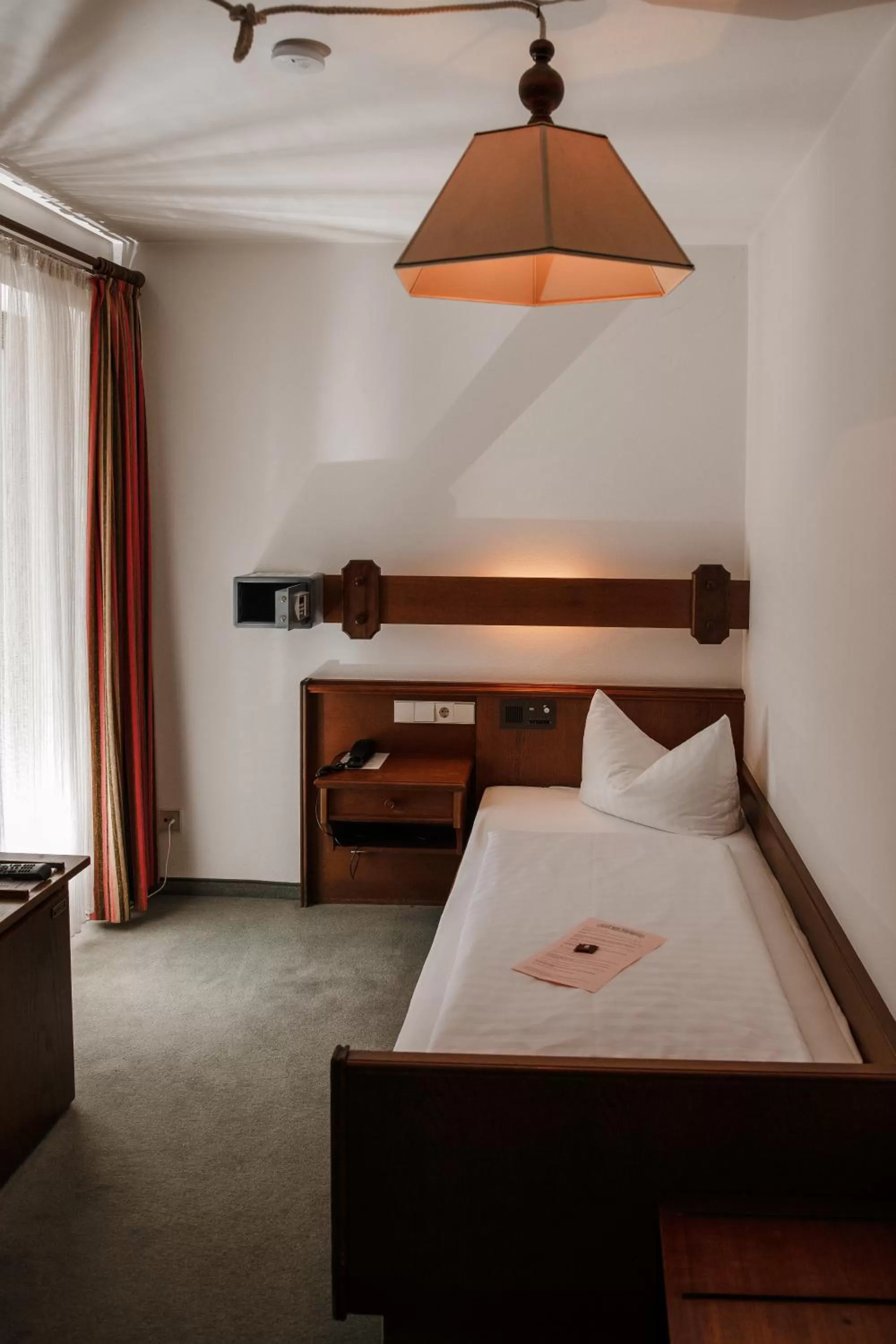 Bed in Hotel Vier Jahreszeiten