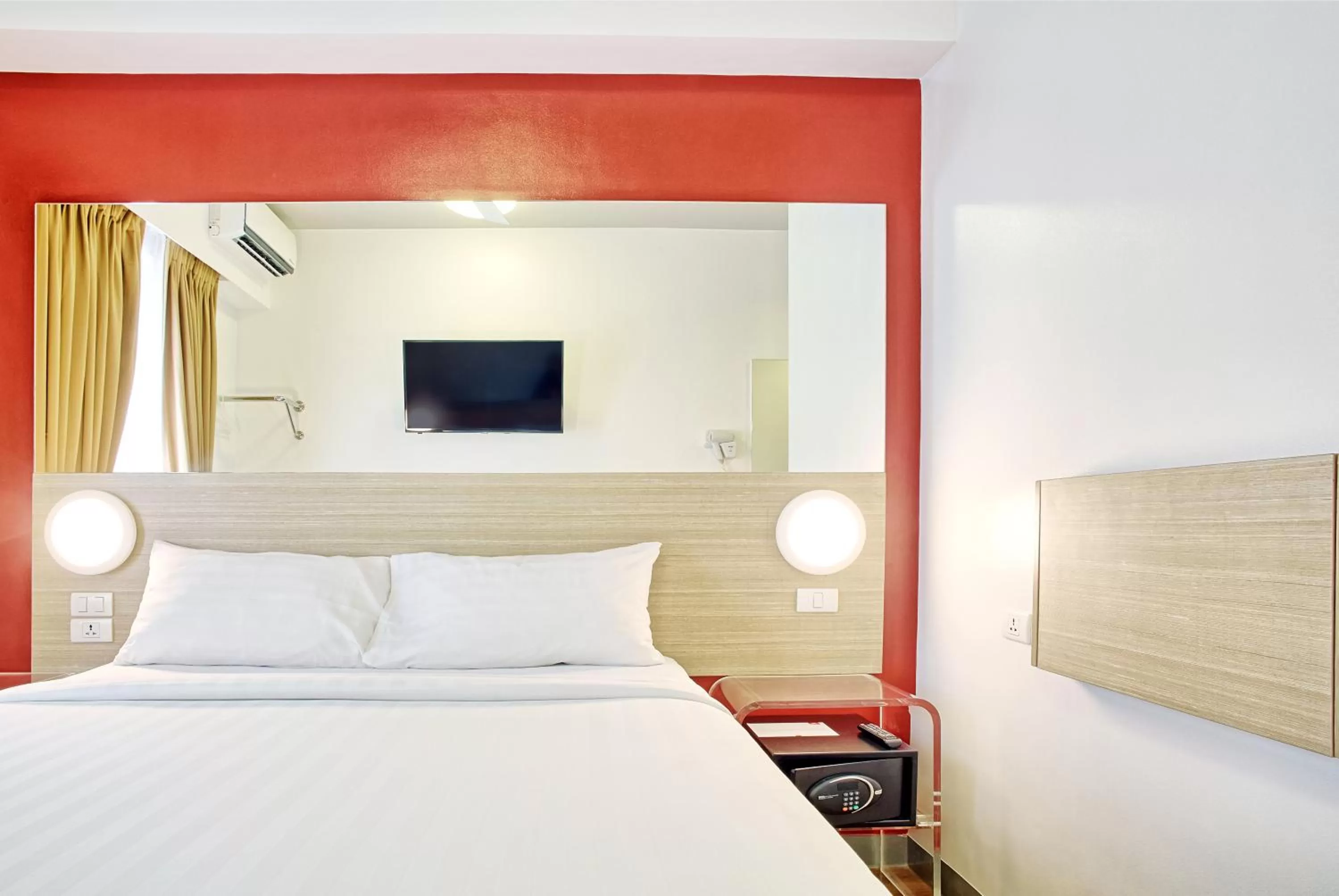 Bed in Red Planet Manila Aseana City