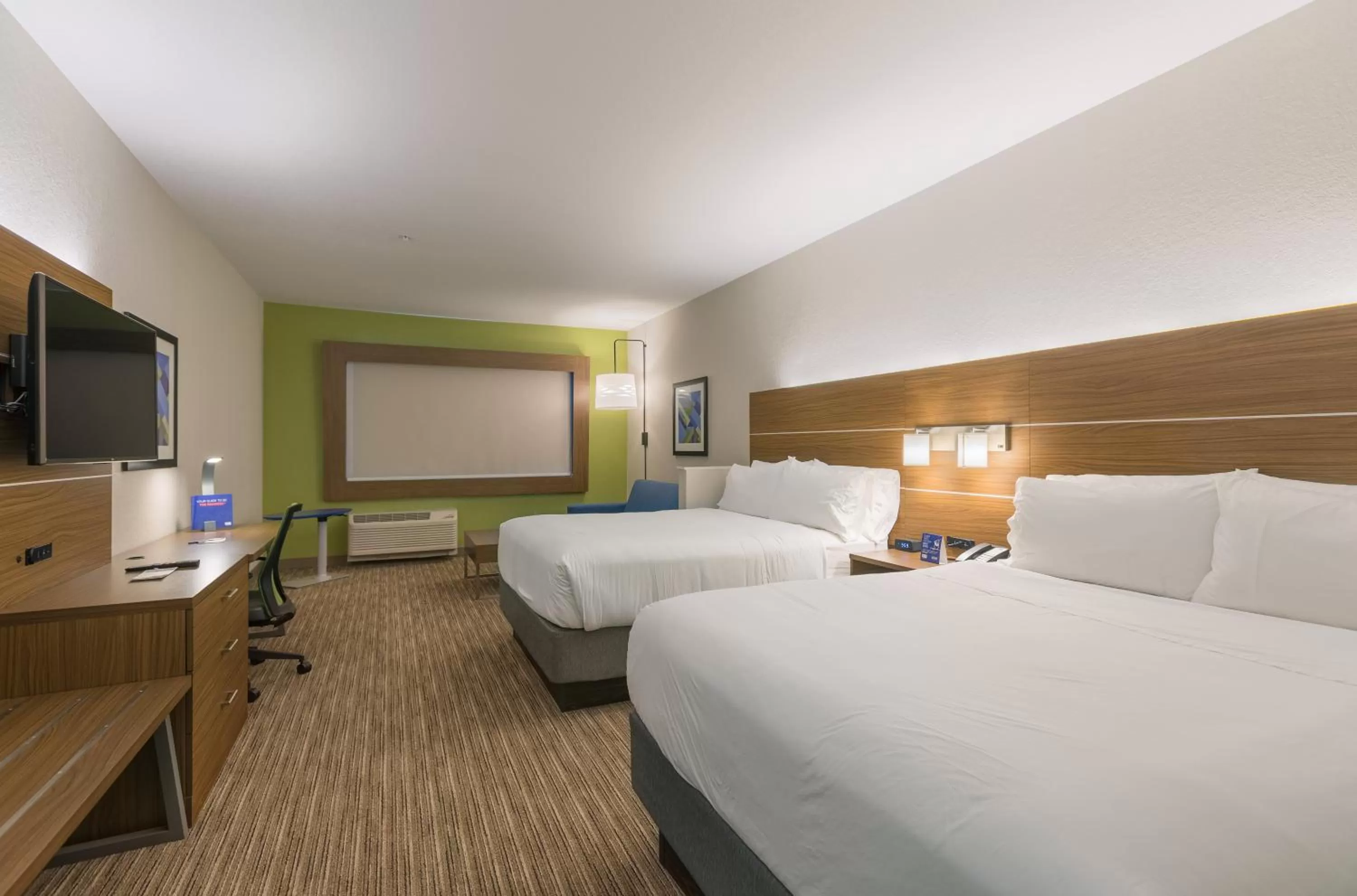Photo of the whole room, Bed in Holiday Inn Express & Suites - San Marcos South by IHG