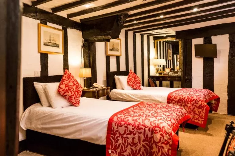 Bed in Mermaid Inn