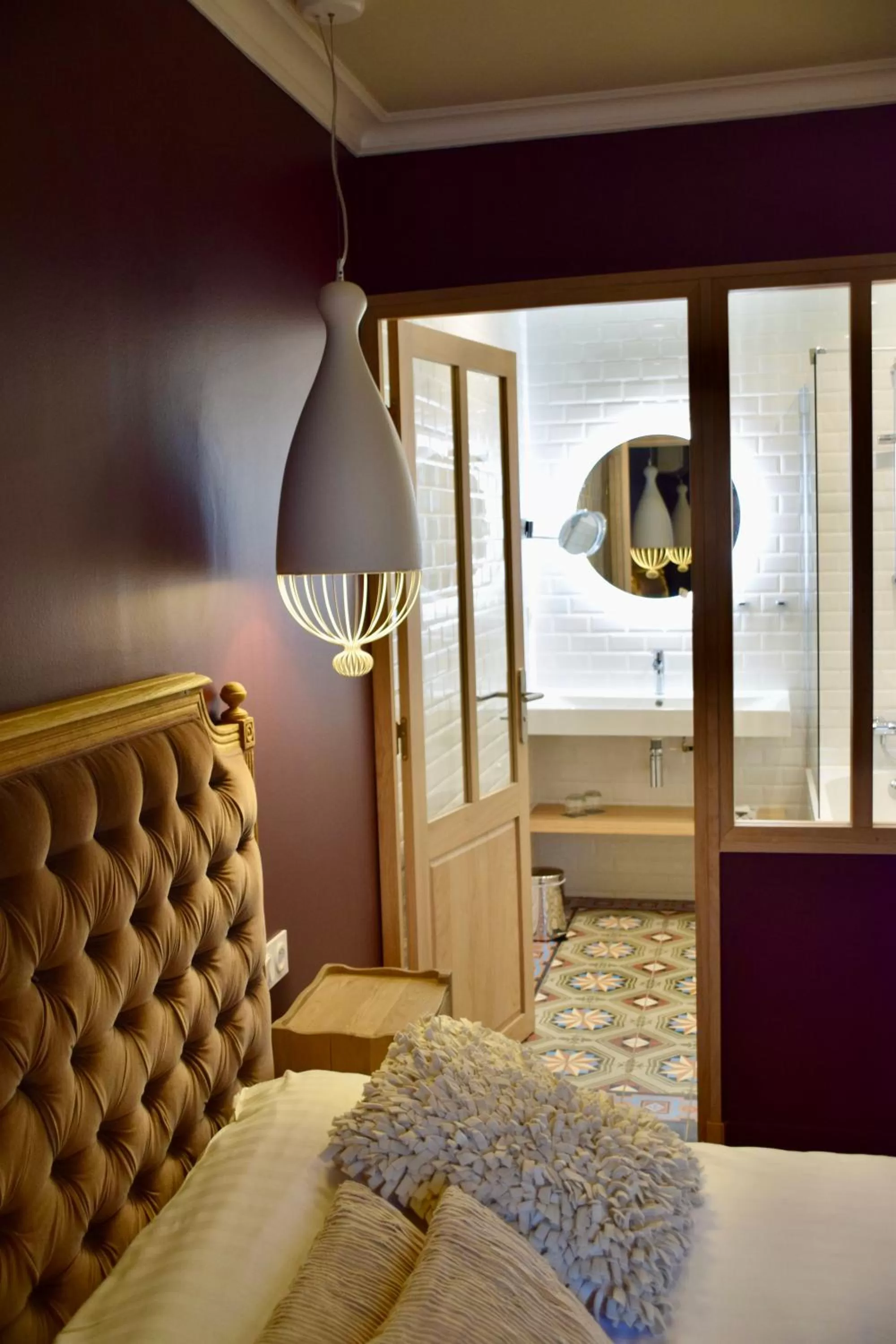 Bathroom, Bed in Chateau du Clos de la Ribaudiere - Teritoria