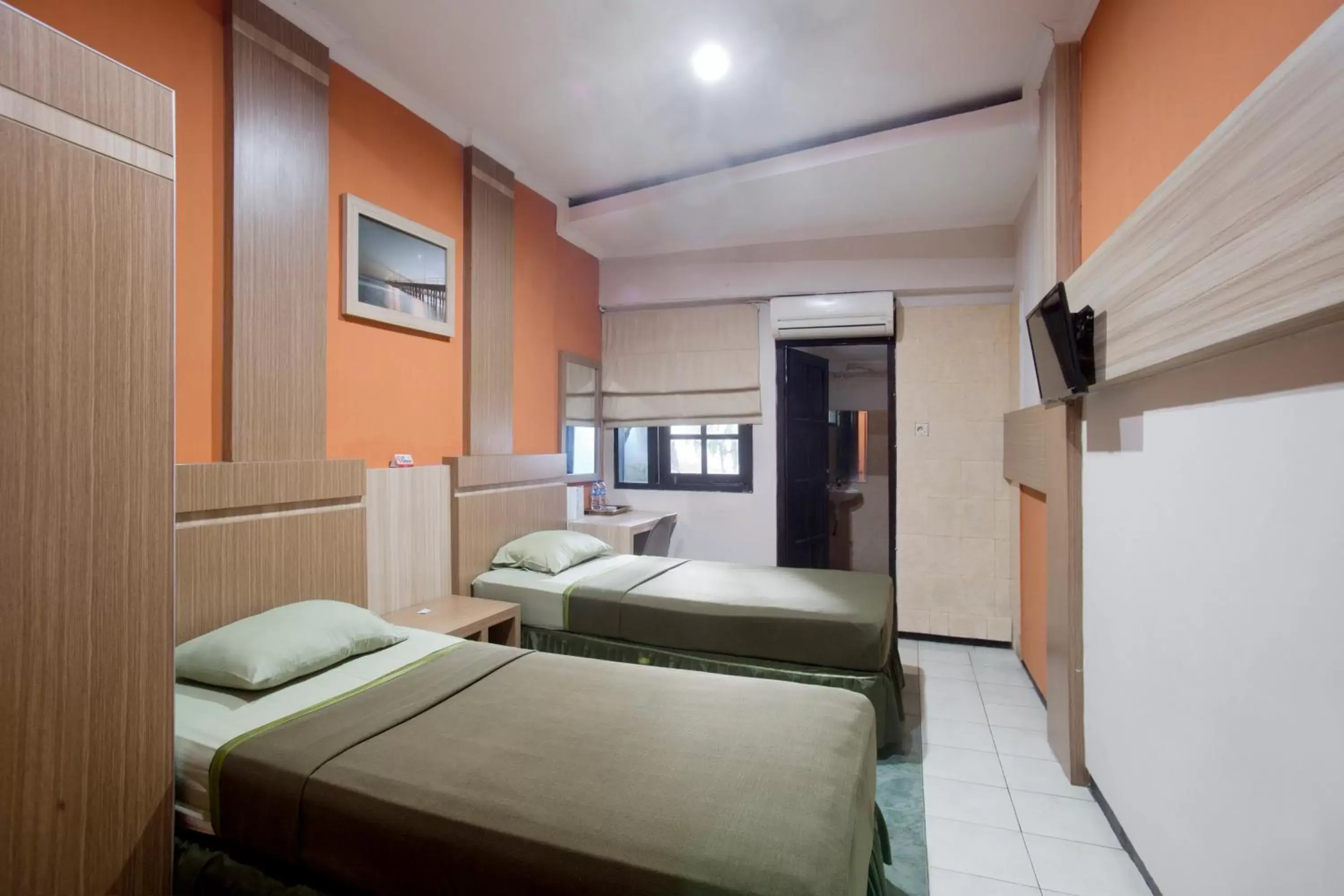 Standard Twin Room in Hotel Galuh Anindita Standard Twin Room in Hotel Galuh Anindita