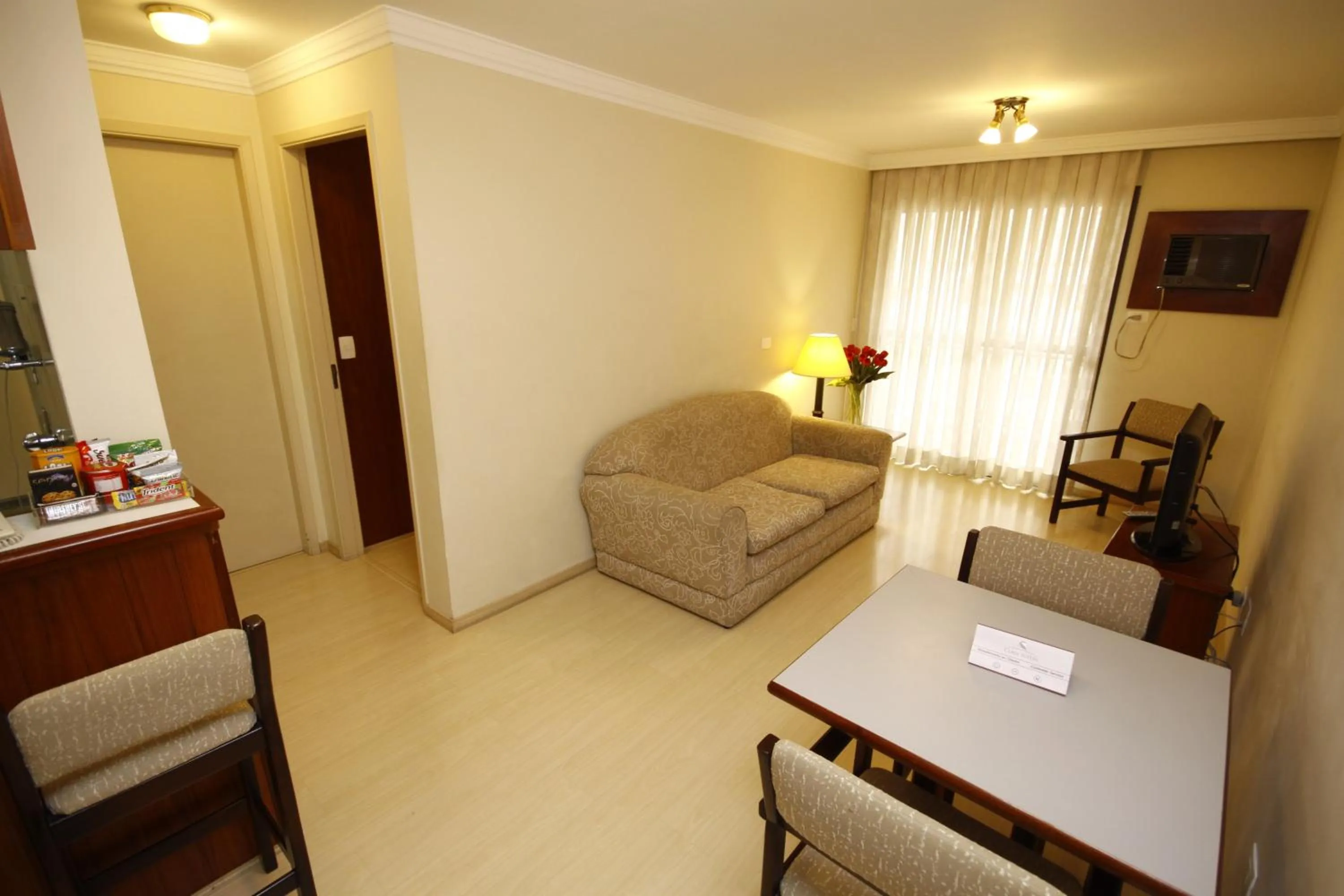 Seating area in London Class Hotéis