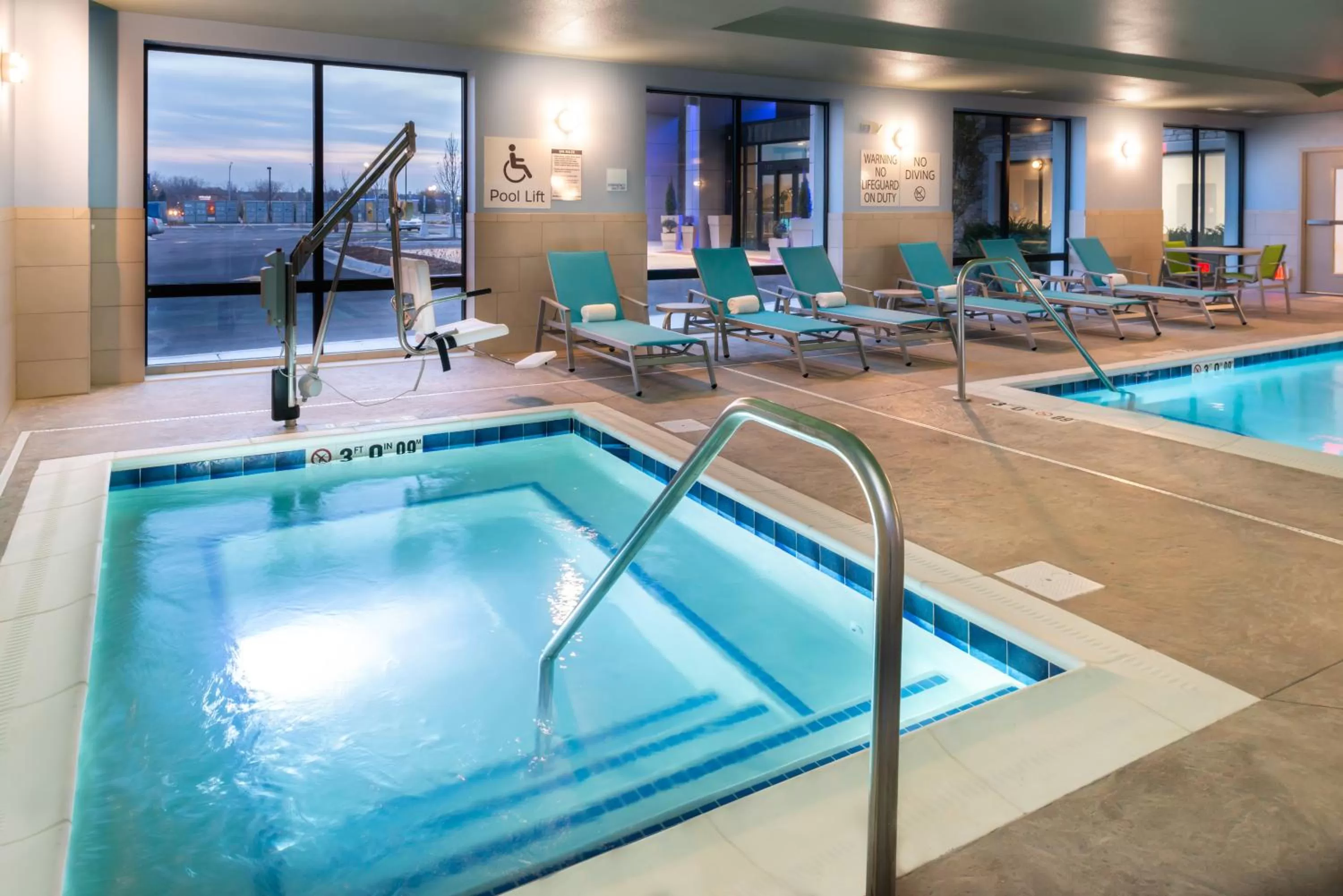 Swimming pool in Holiday Inn Express & Suites - Romeoville - Joliet North by IHG