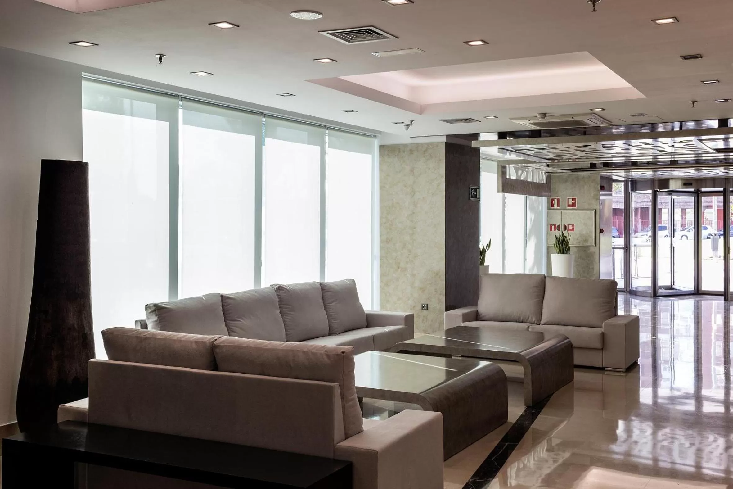 Lobby or reception in LCB Hotel Fuenlabrada