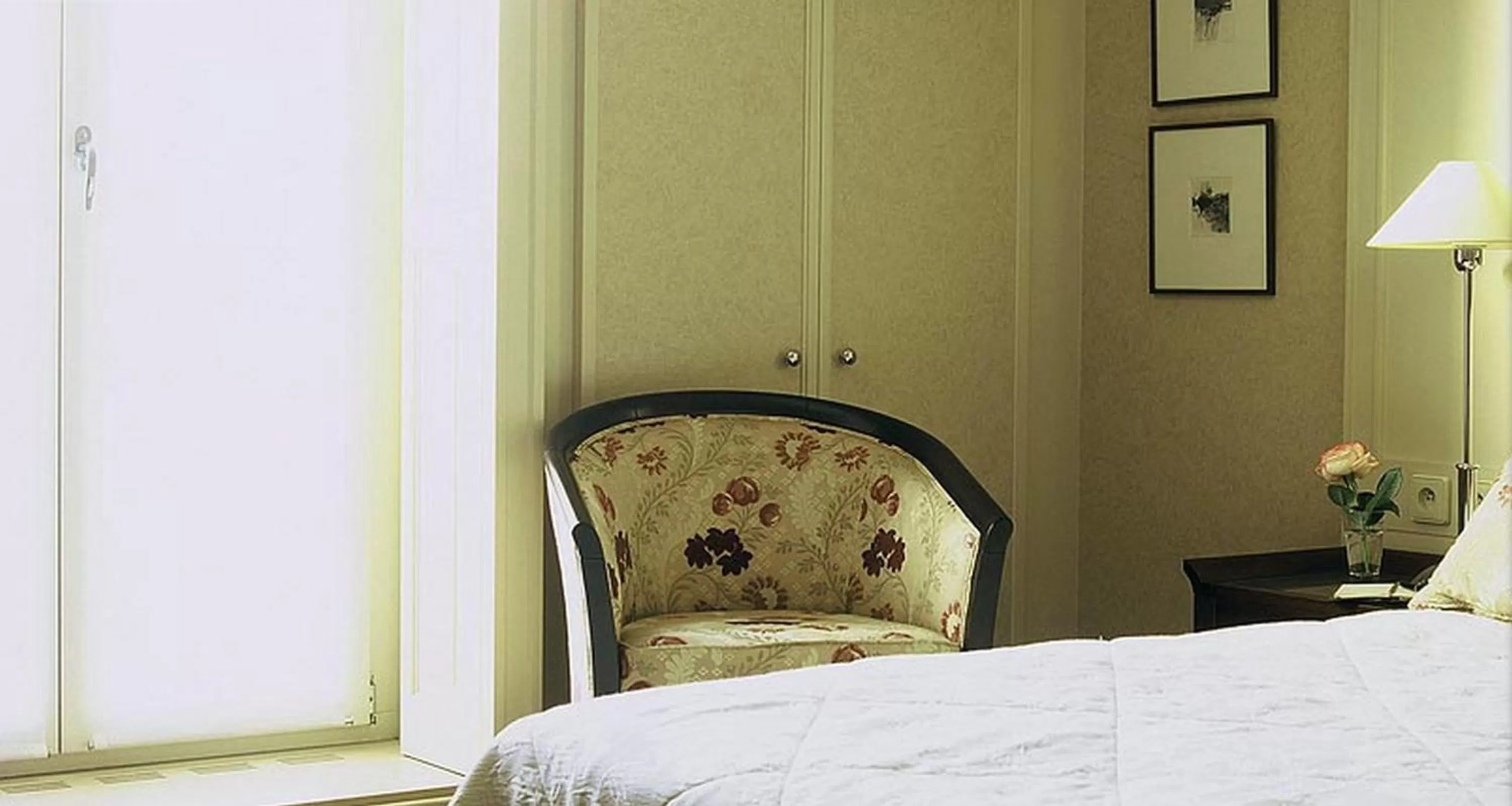 Seating area, Bed in Hôtel Bedford