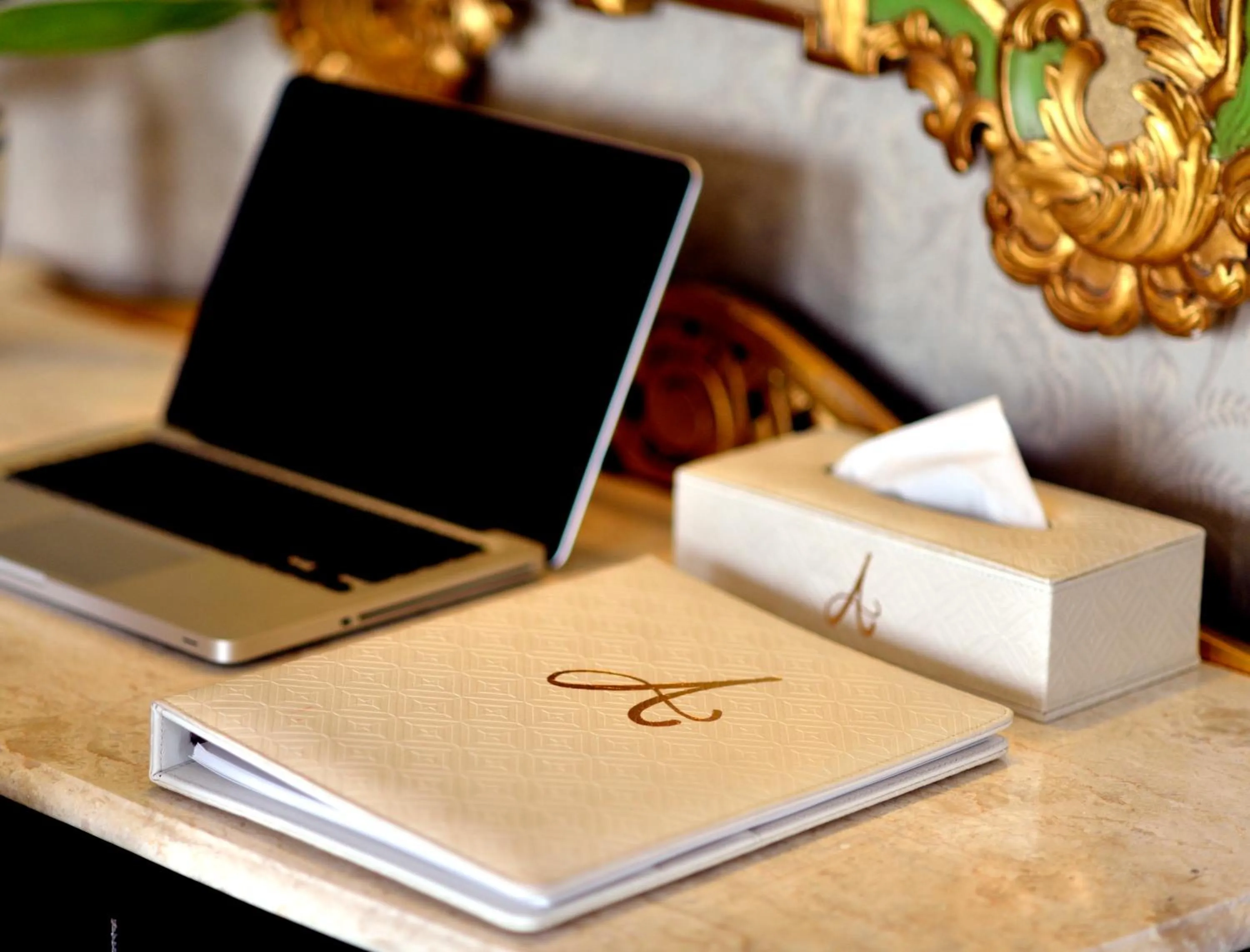 Logo/Certificate/Sign, TV/Entertainment Center in Amaroossa Grande