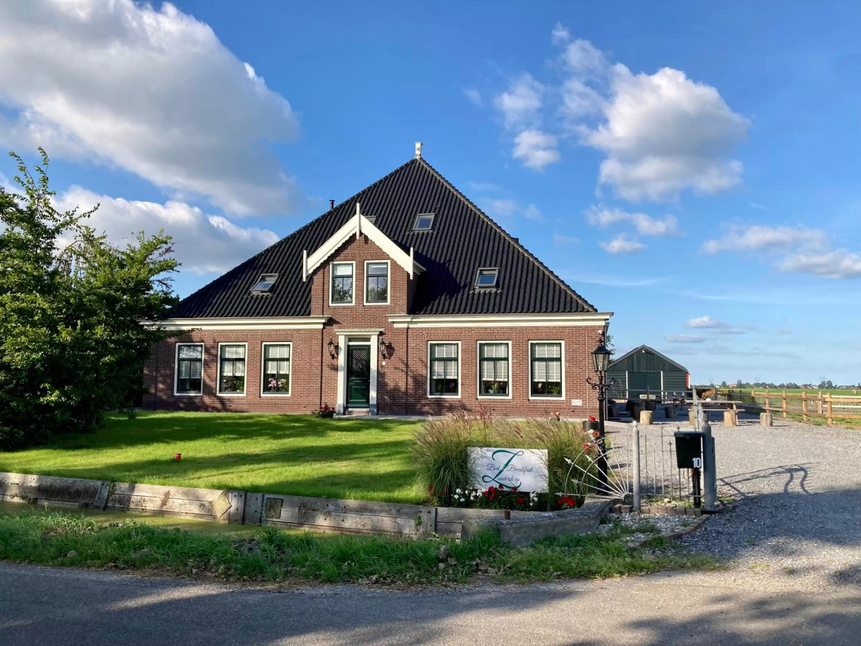 Property building in B&B Zunderdorp