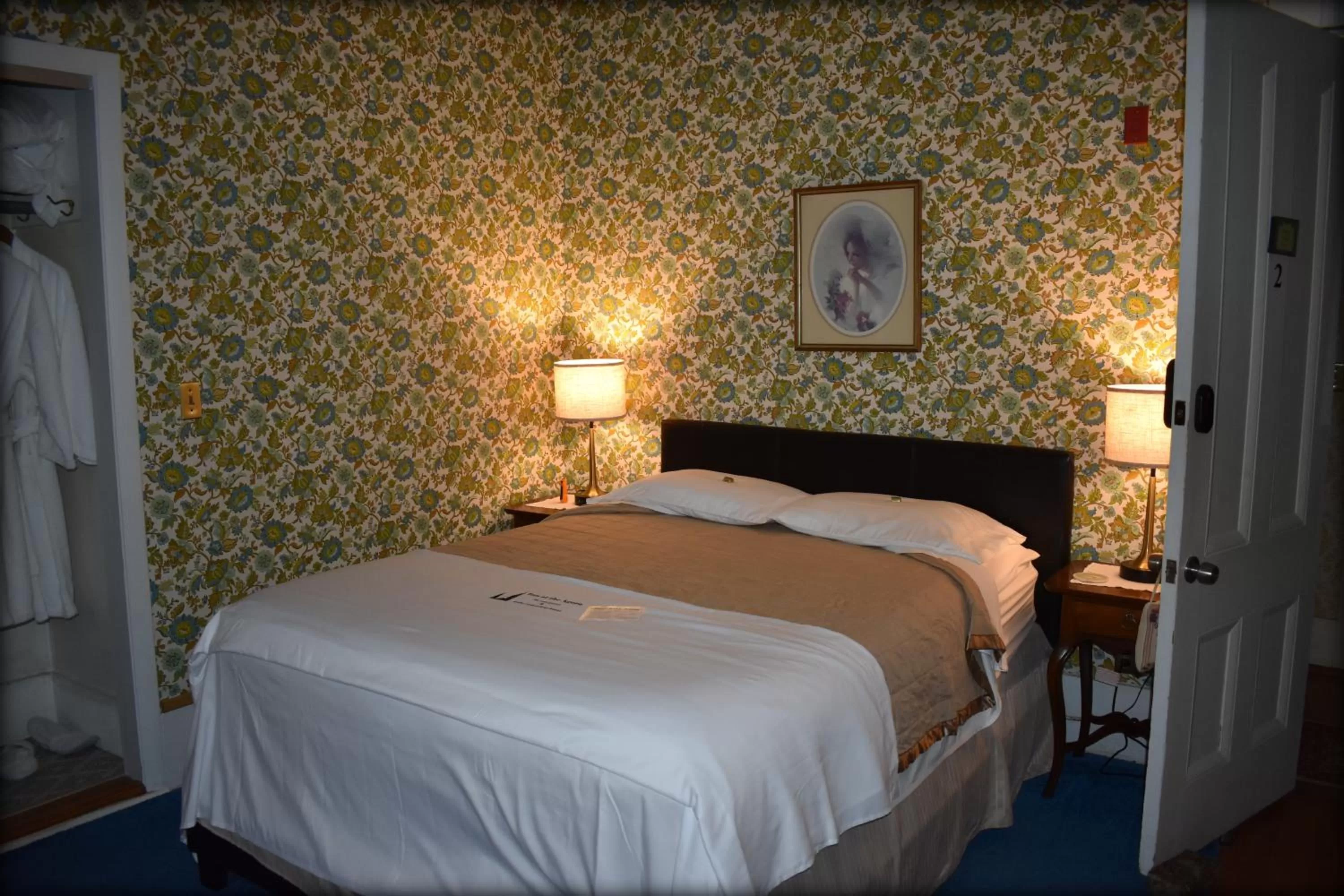 Bed in Inn at the Agora