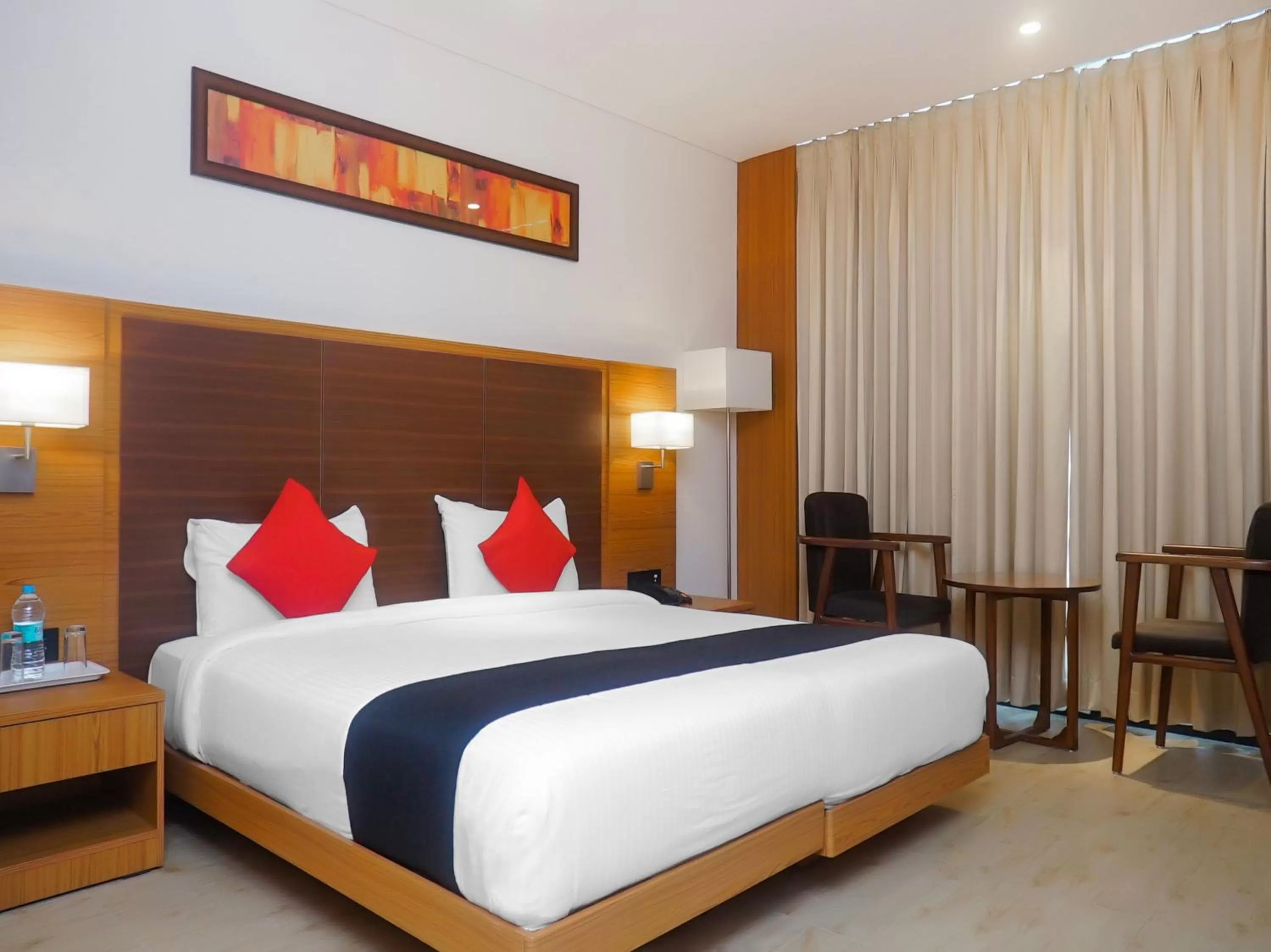 Bedroom, Bed in Grand Tamanna Hotel