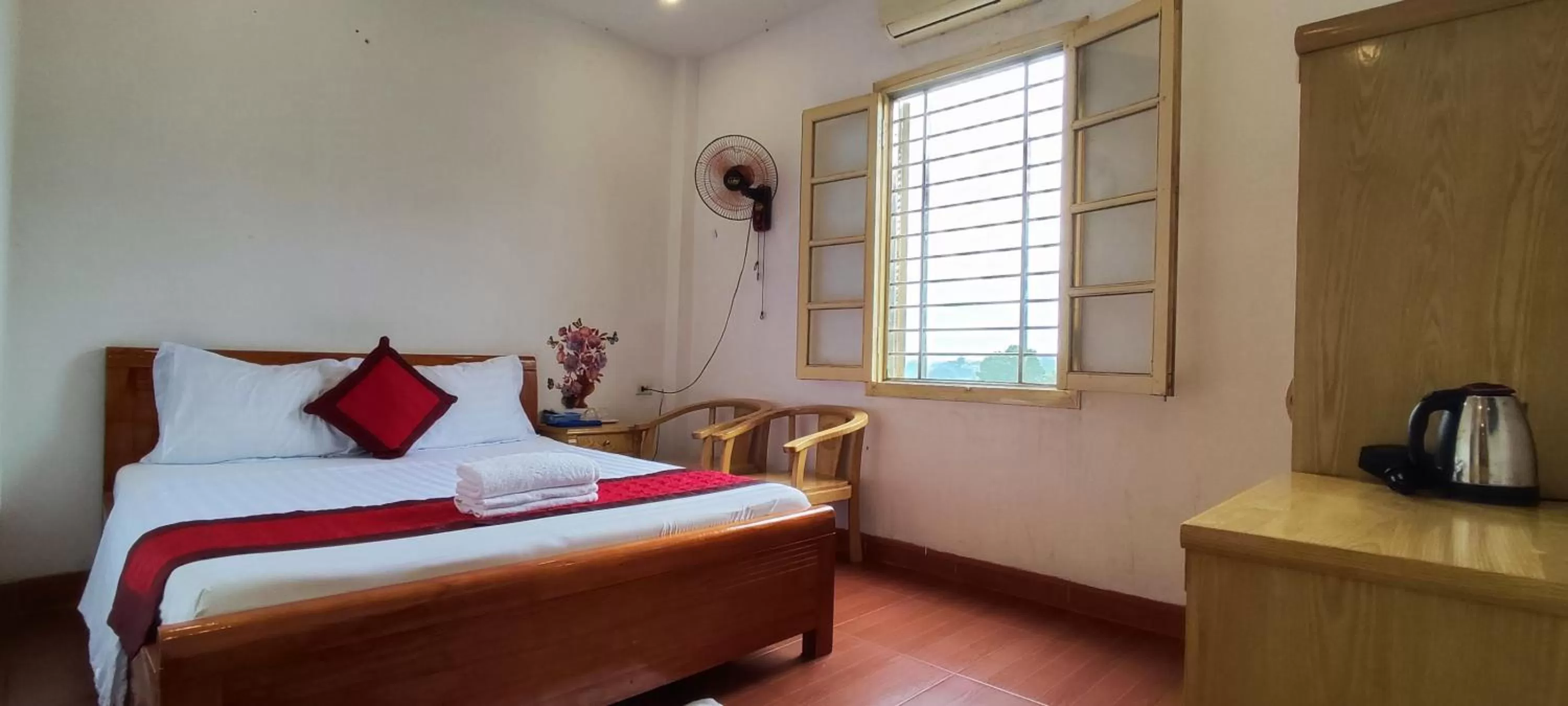 Bedroom, Bed in Thanh Hương 99 Hotel - Nội Bài