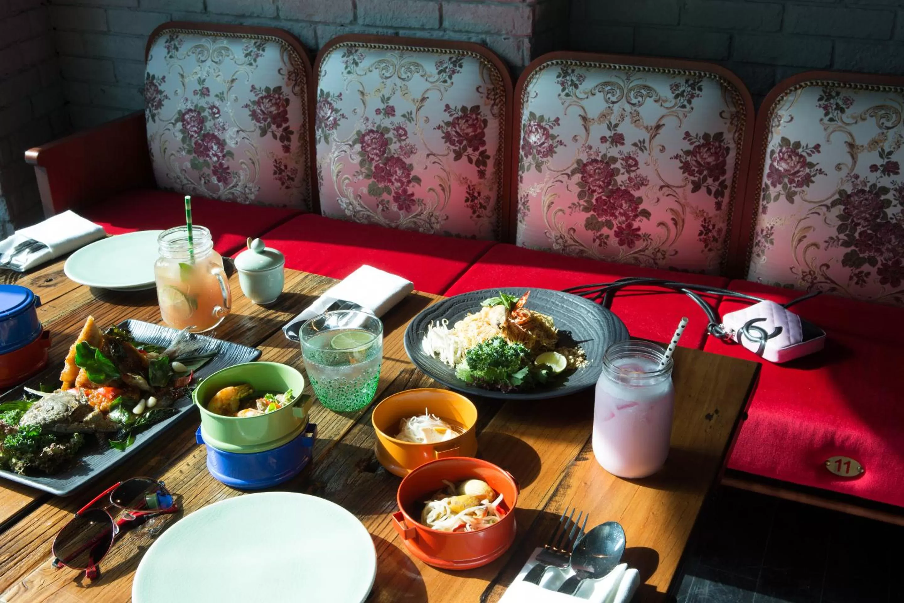 Restaurant/places to eat in Naumi Hotel Dubai - formerly dusitD2 Kenz