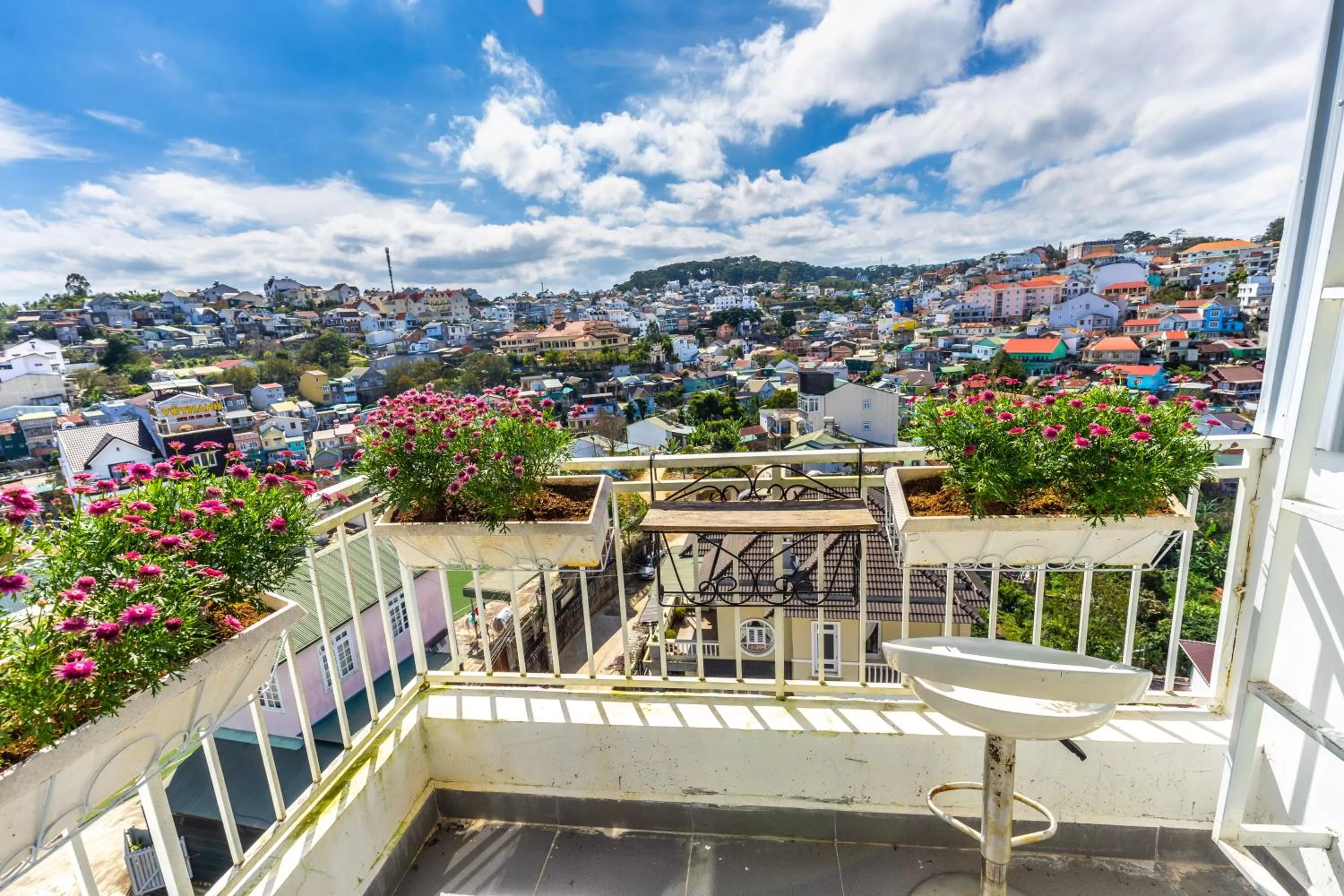 Balcony/Terrace in Ngàn Phố Studio & Love Hotel