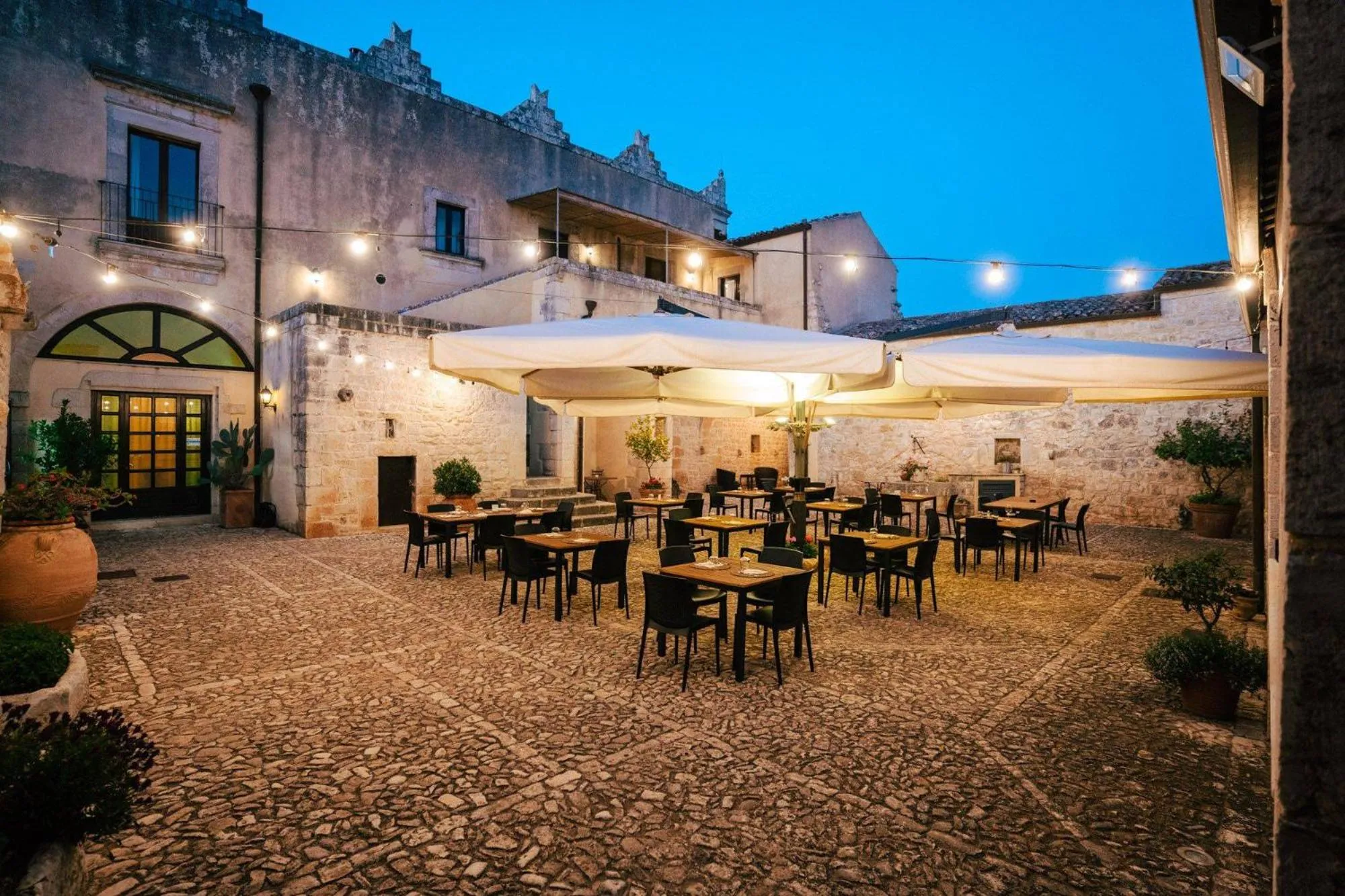 Restaurant/places to eat in Torre Don Virgilio Country Hotel