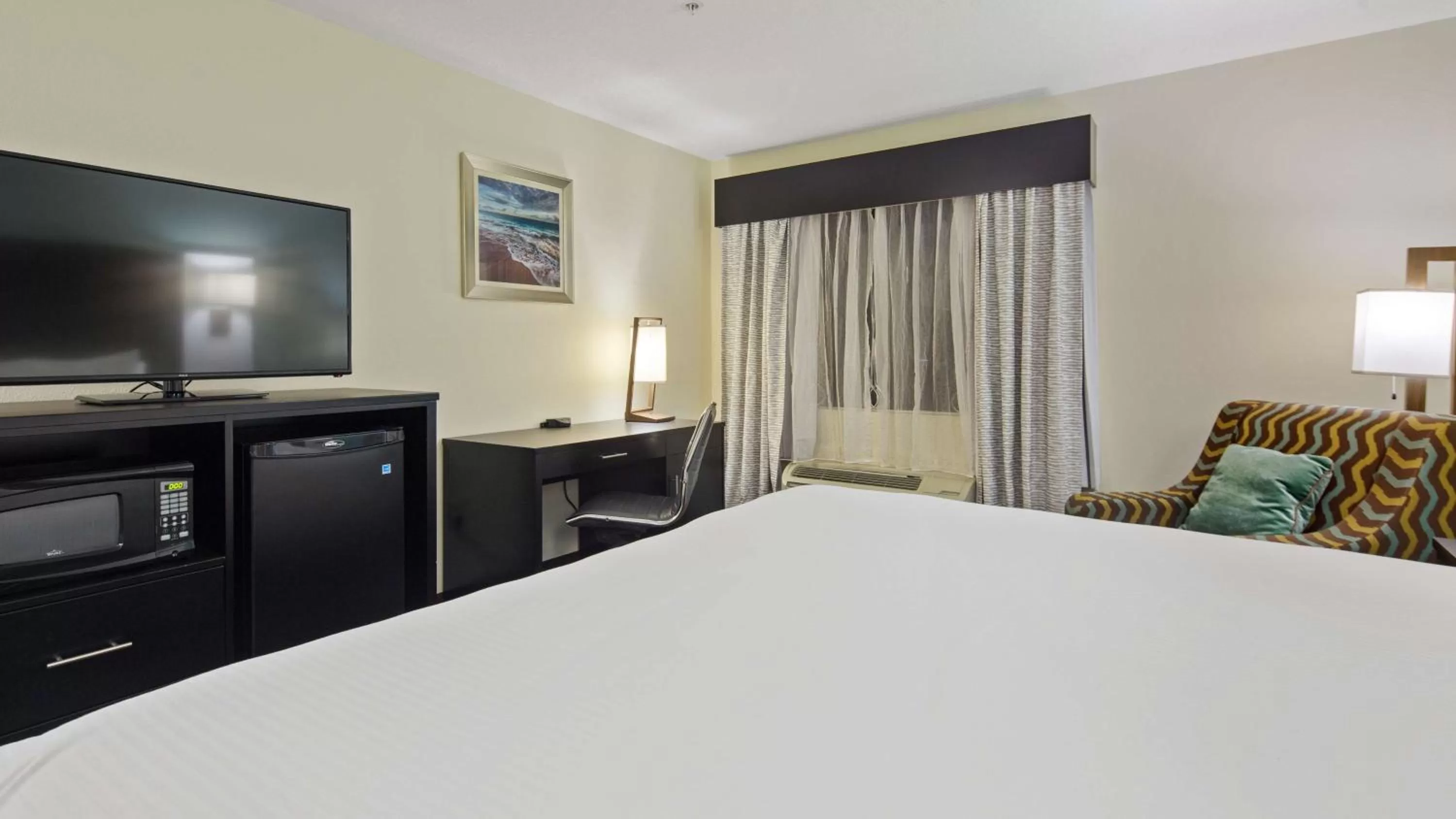 TV and multimedia, Bed in Best Western Mayport Inn and Suites