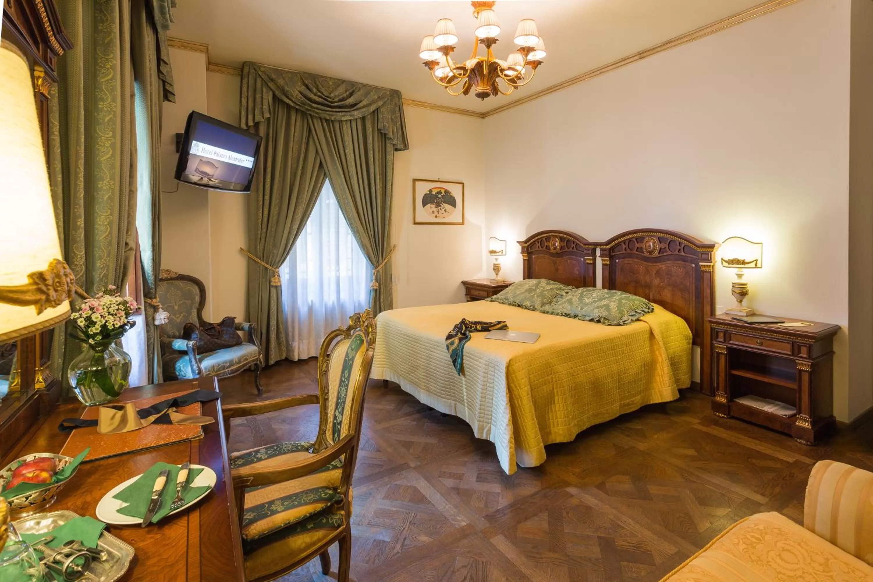 Photo of the whole room, Bed in Hotel Palazzo Alexander