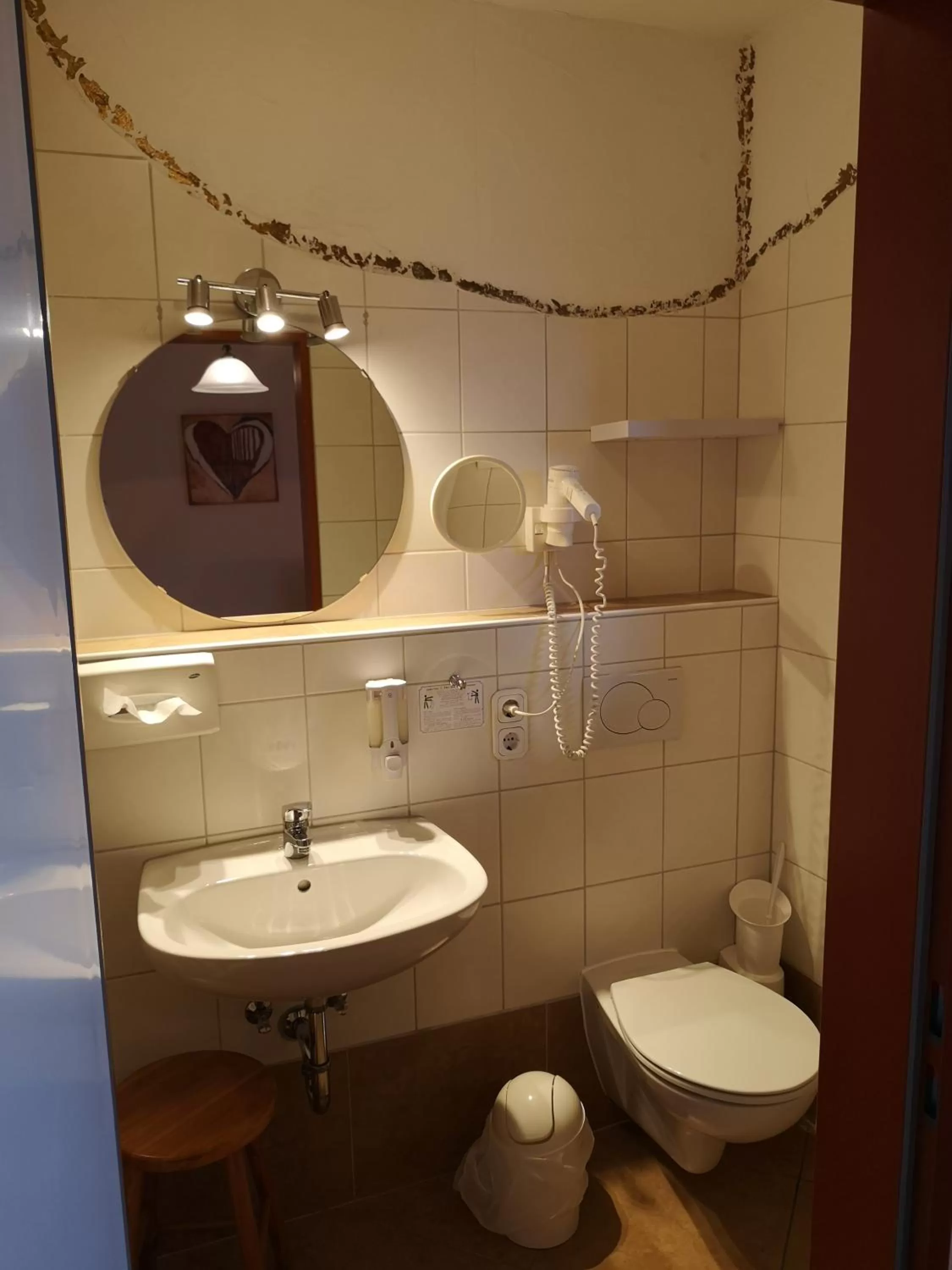 Bathroom in Hotel Goldflair am Rathaus