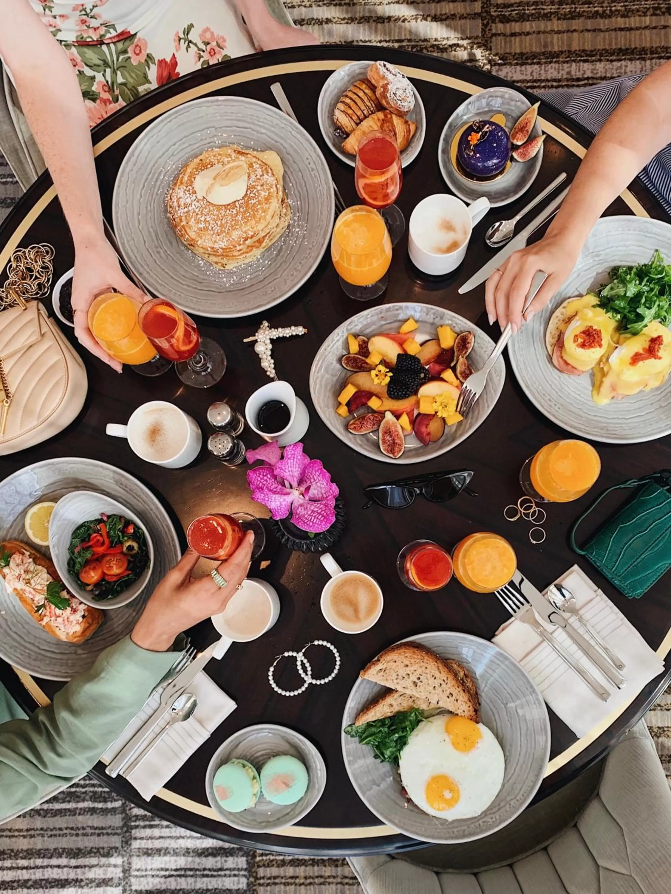 Food and drinks in Four Seasons Hotel One Dalton Street, Boston