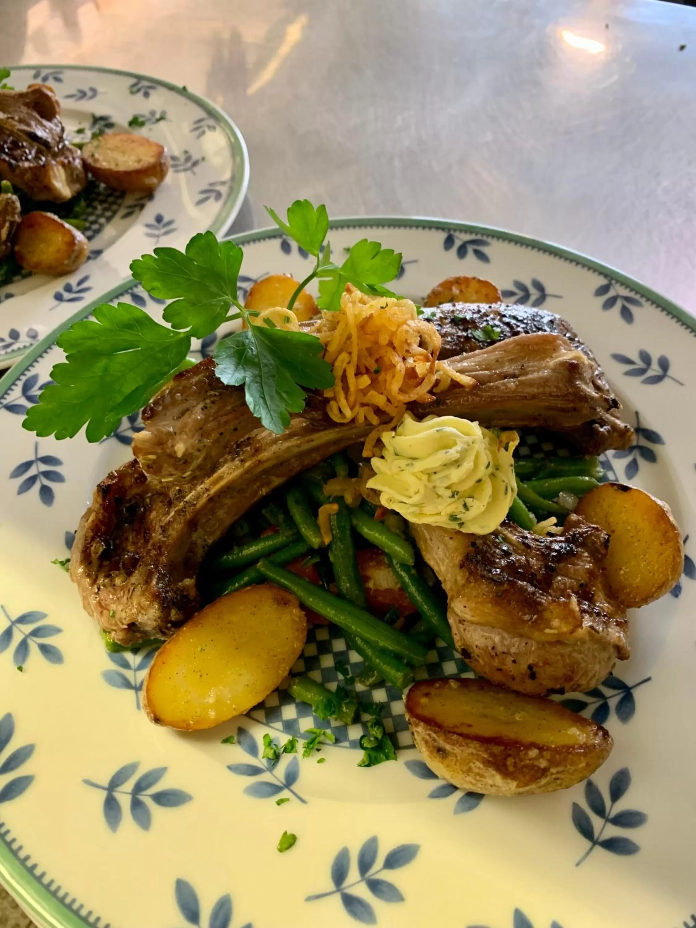 Food and drinks in Boutique Hotel Goldene Henne