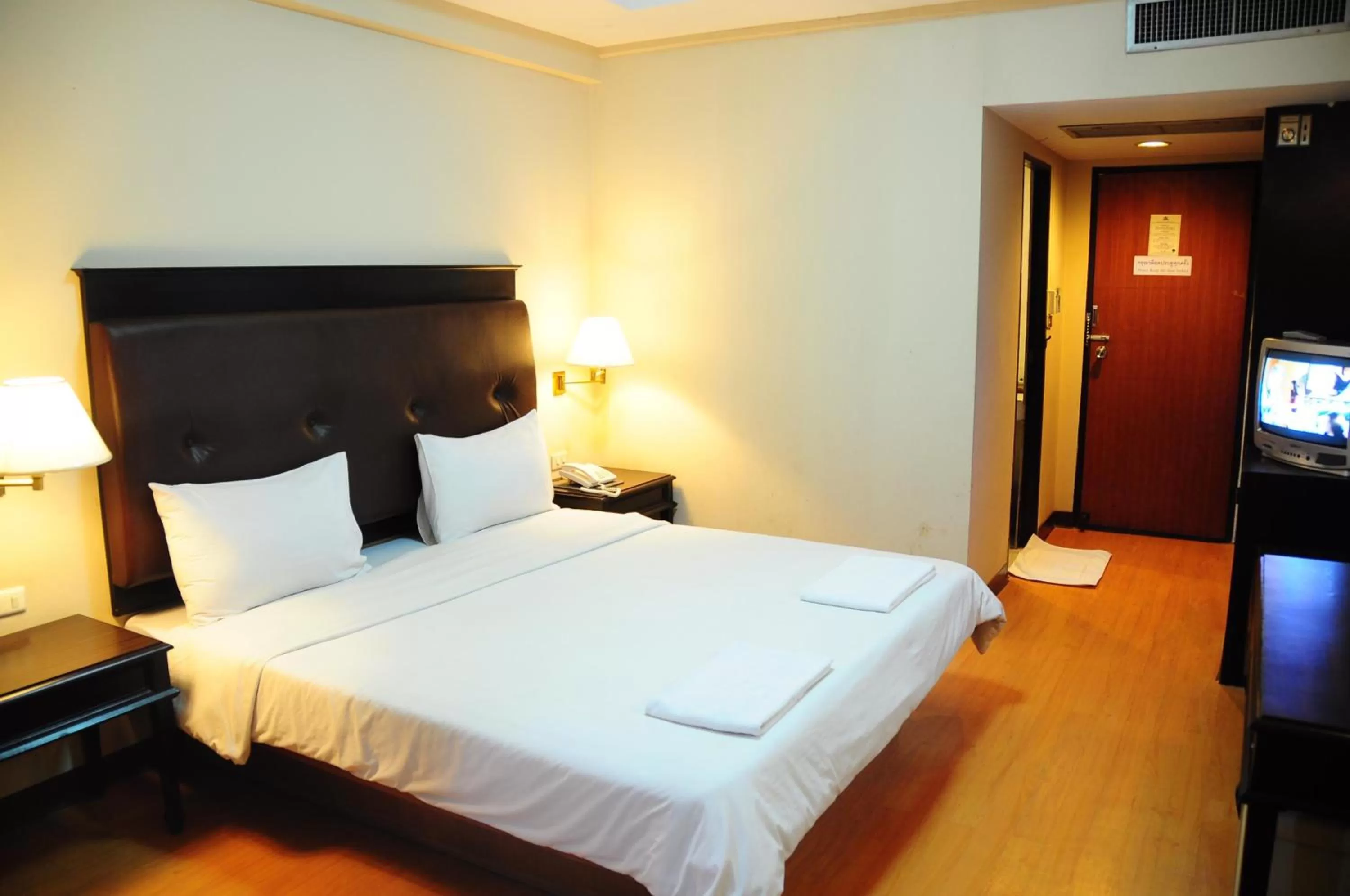 Photo of the whole room, Bed in Roma Hotel