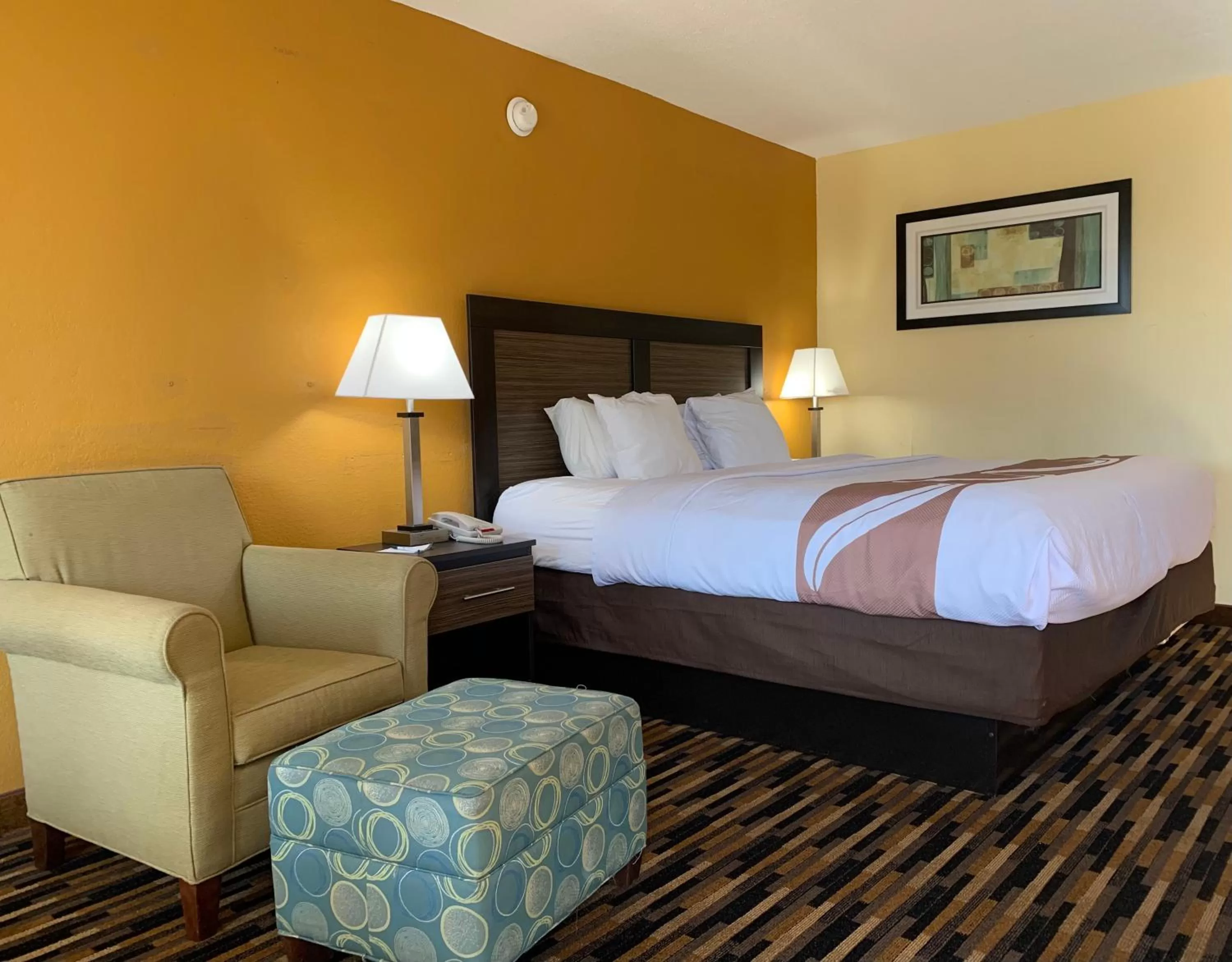 Photo of the whole room, Bed in Quality Inn University Area