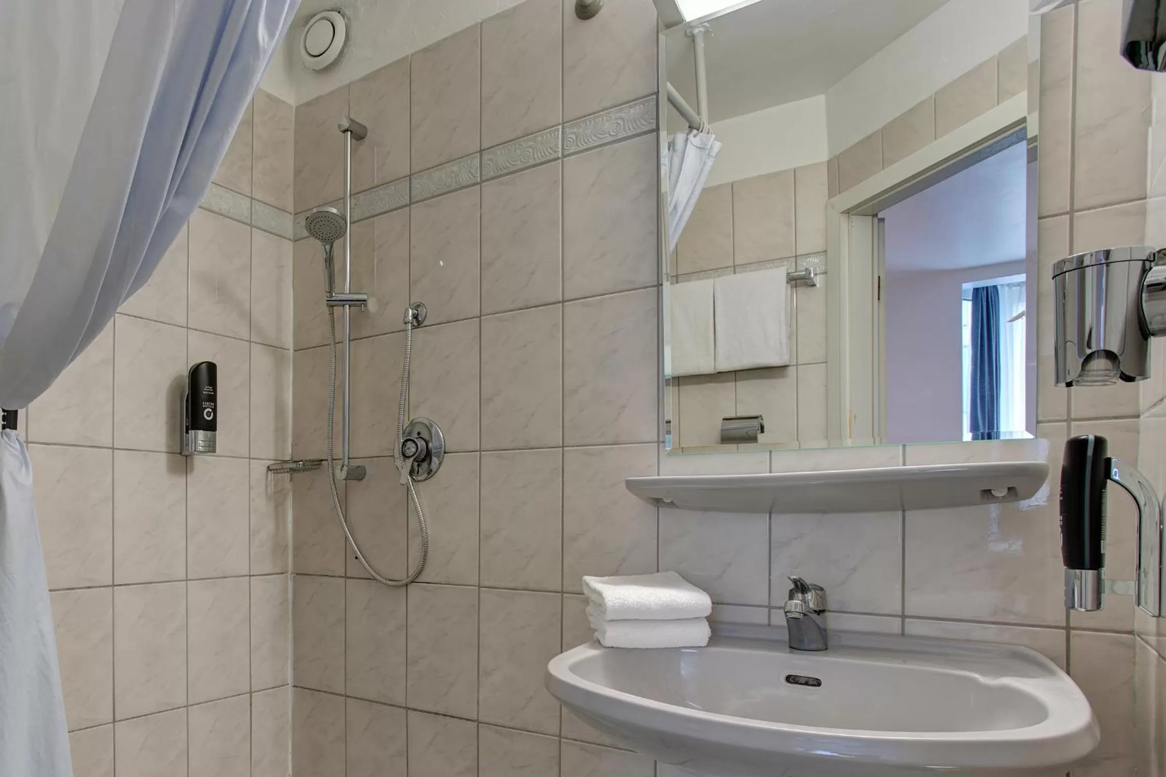 Bathroom in Centro Hotel Arde Köln City, Trademark Collection by Wyndham