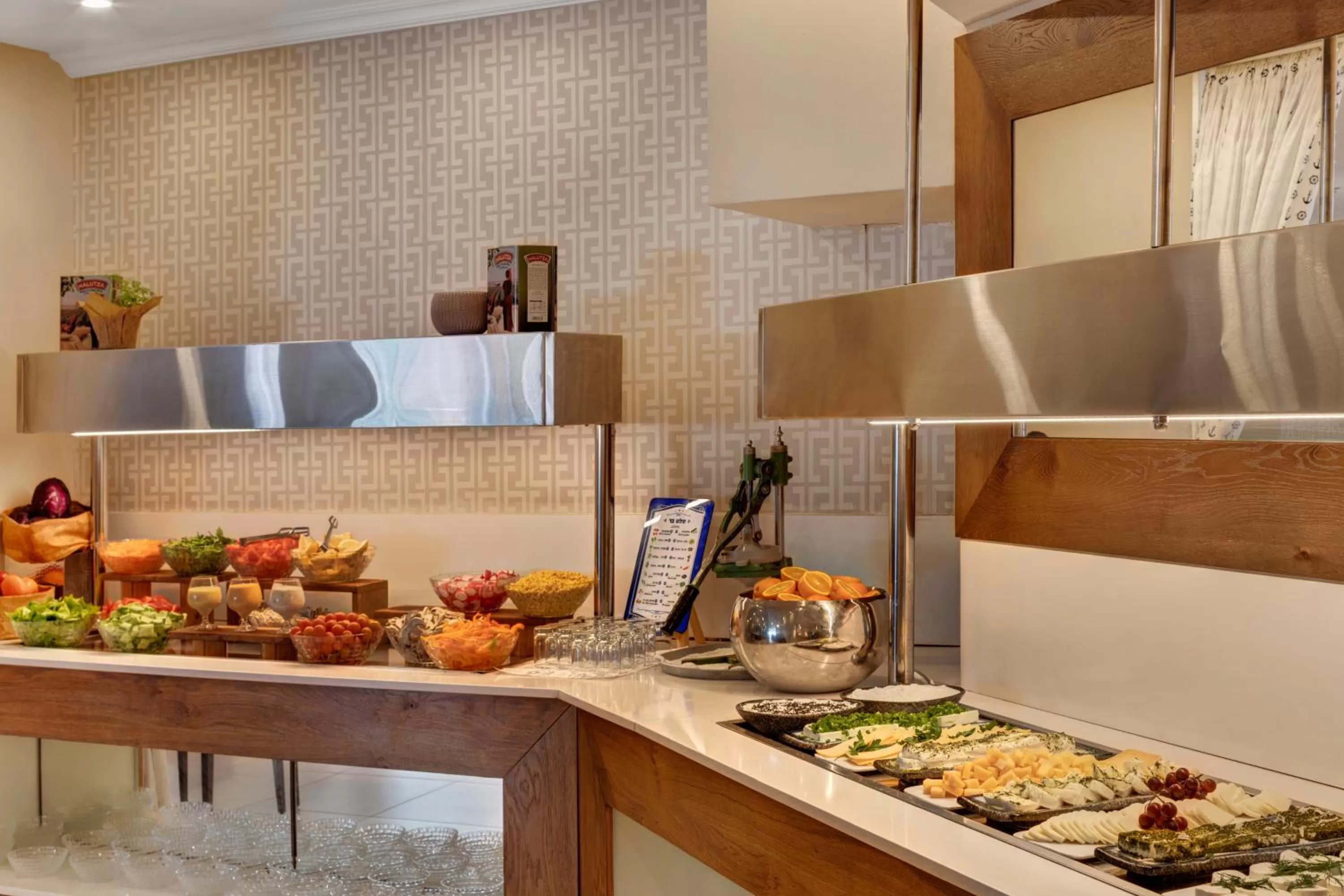 Restaurant/places to eat in Herbert Samuel The Reef Eilat