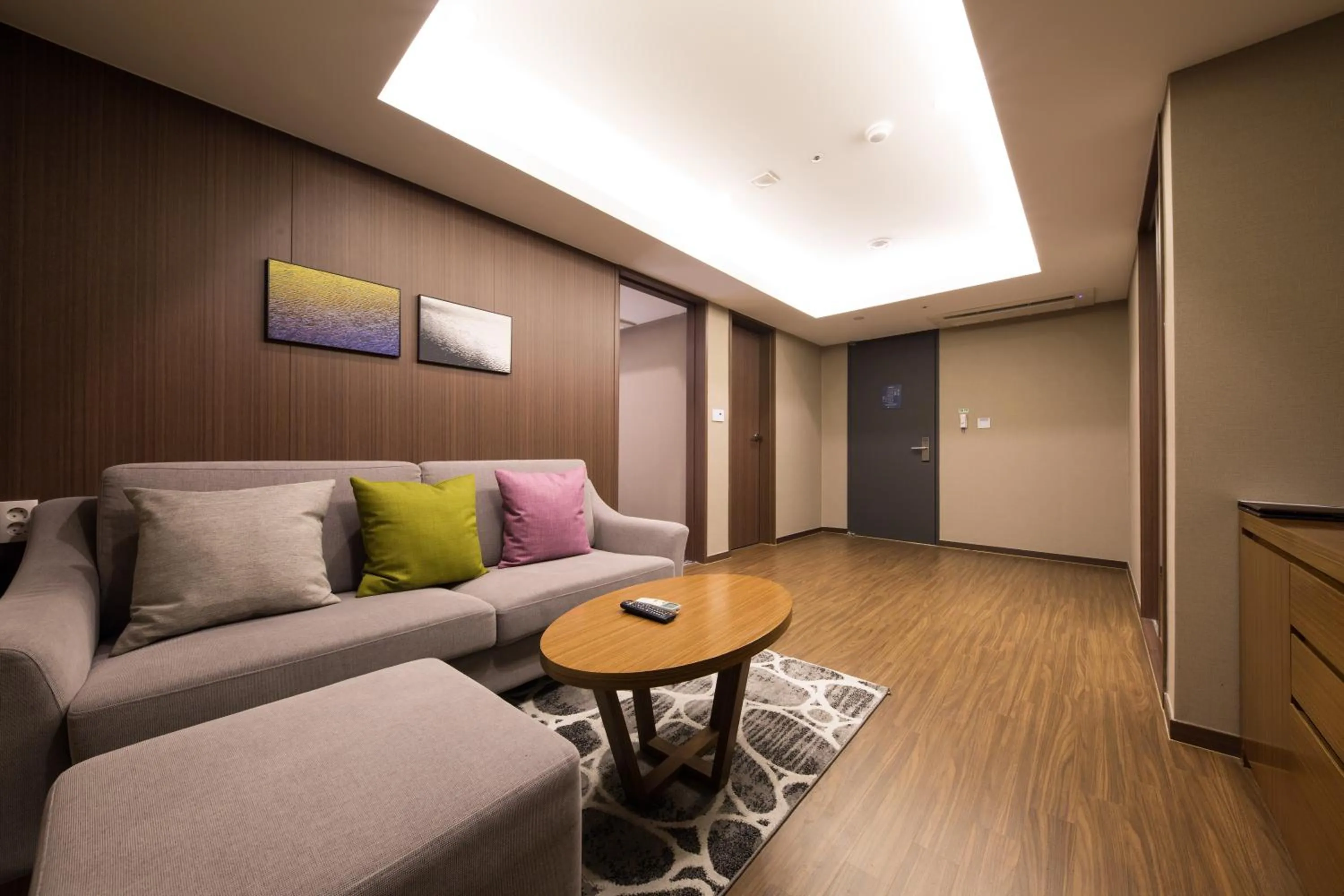 Living room in Busan Business Hotel