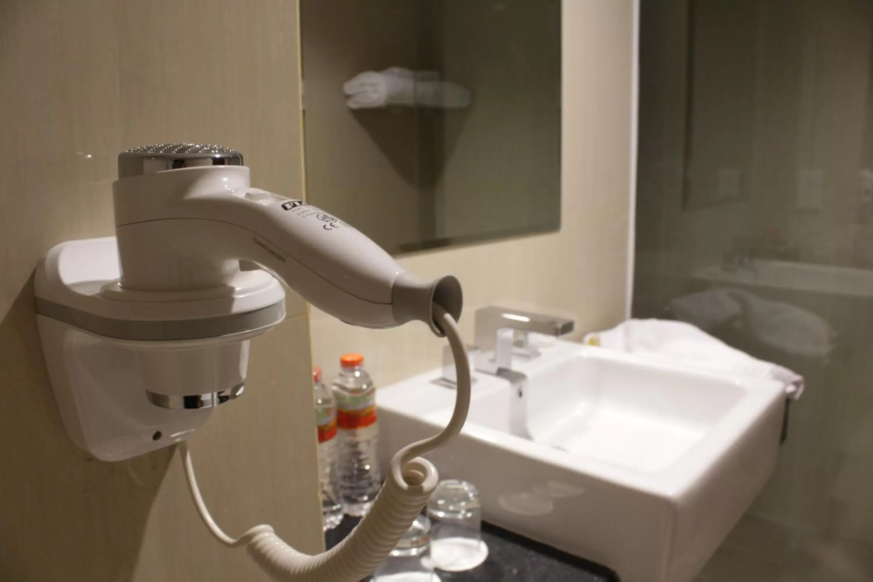 Deluxe Twin Room in Swiss-Belhotel Makassar Deluxe Twin Room in Swiss-Belhotel Makassar