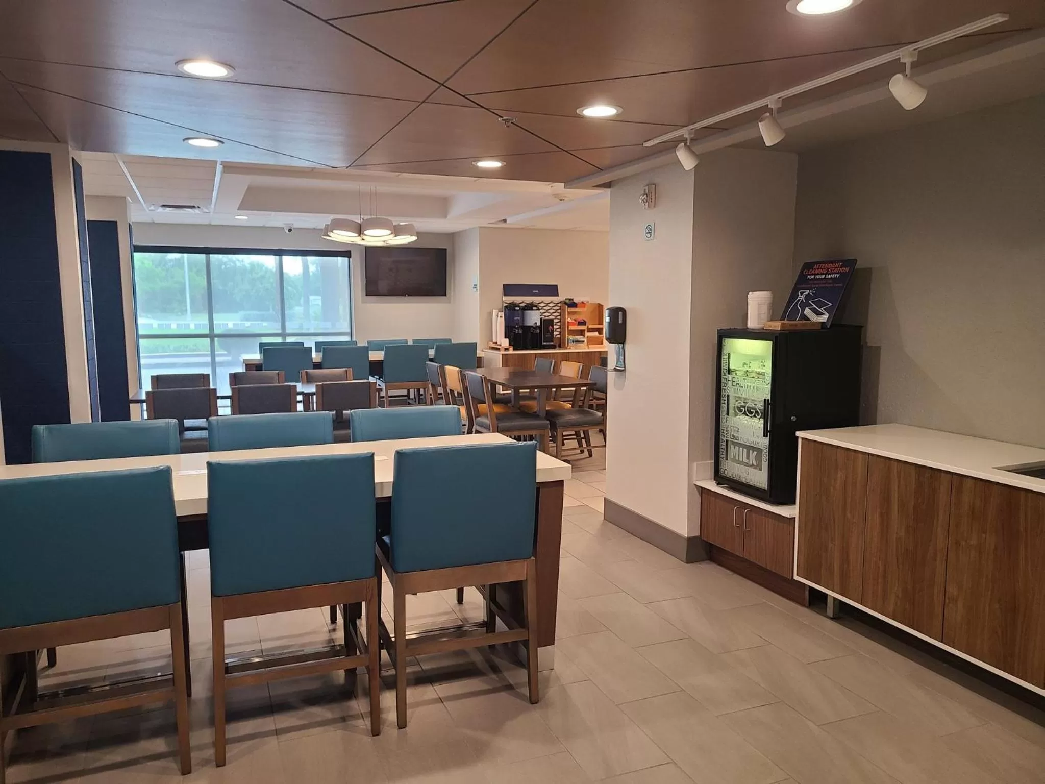 Breakfast in Holiday Inn Express Fort Lauderdale North - Executive Airport by IHG