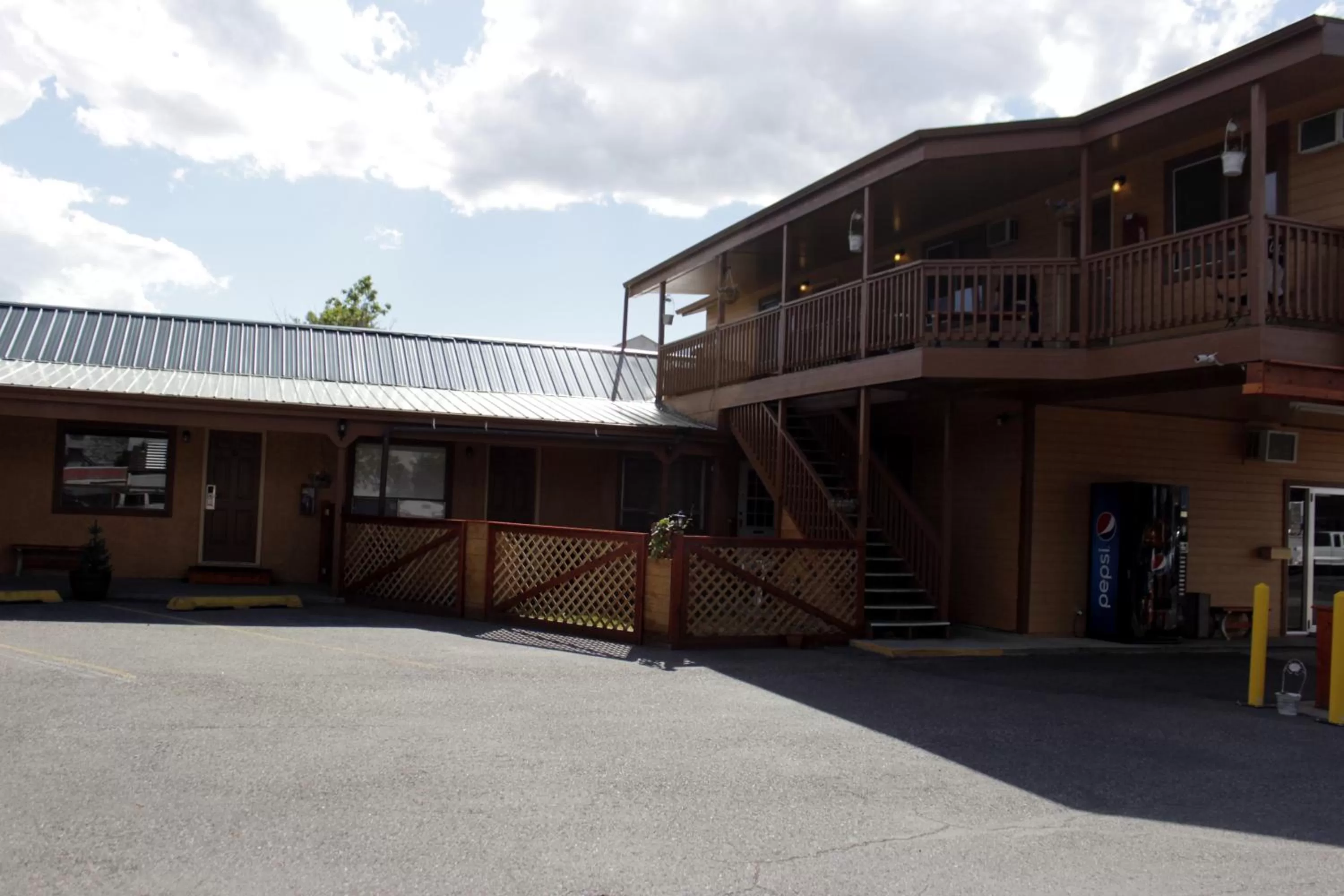 Property building in Country Motor Inn