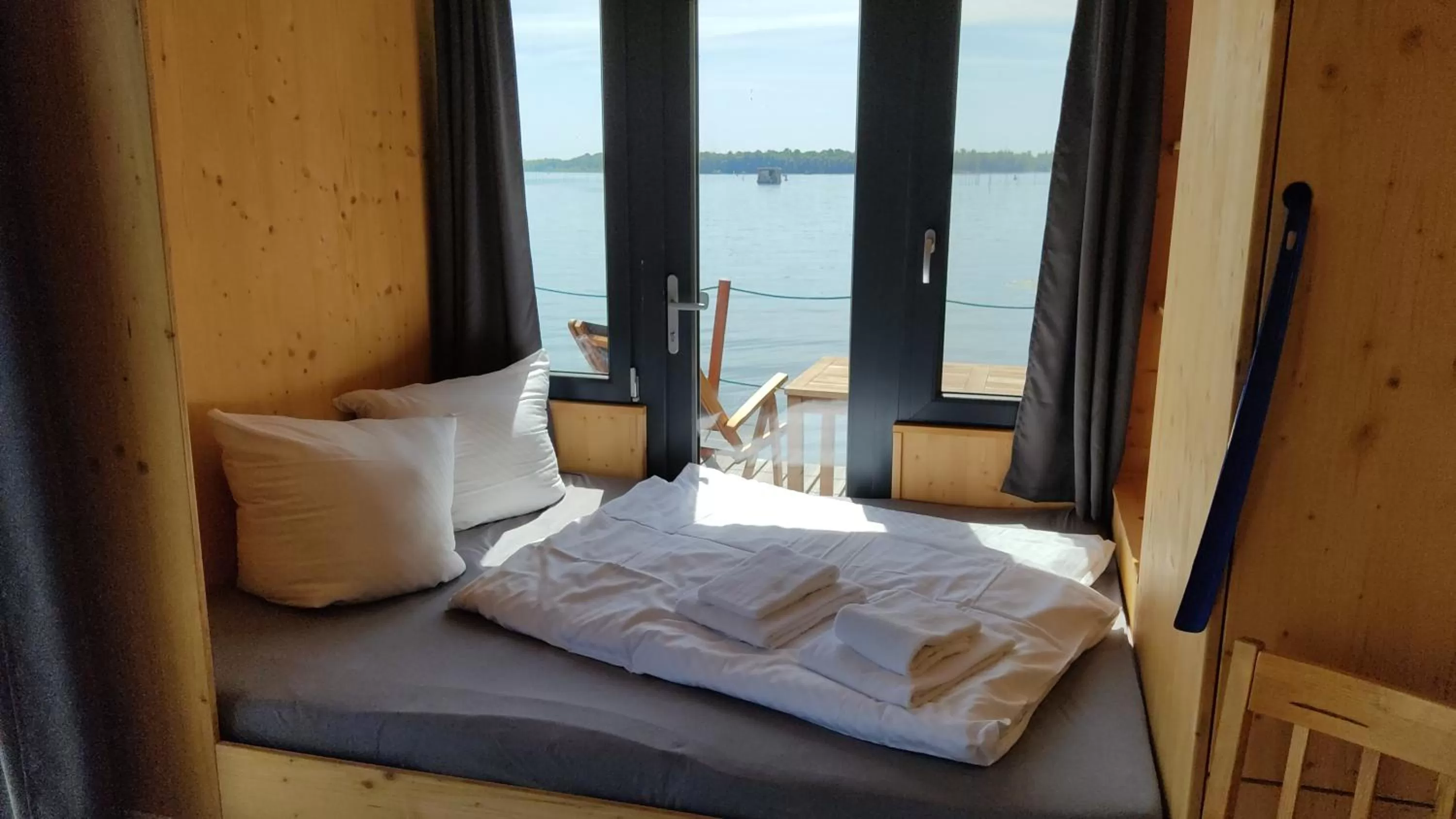 Property building, Bed in Gästehaus Schloss Plaue