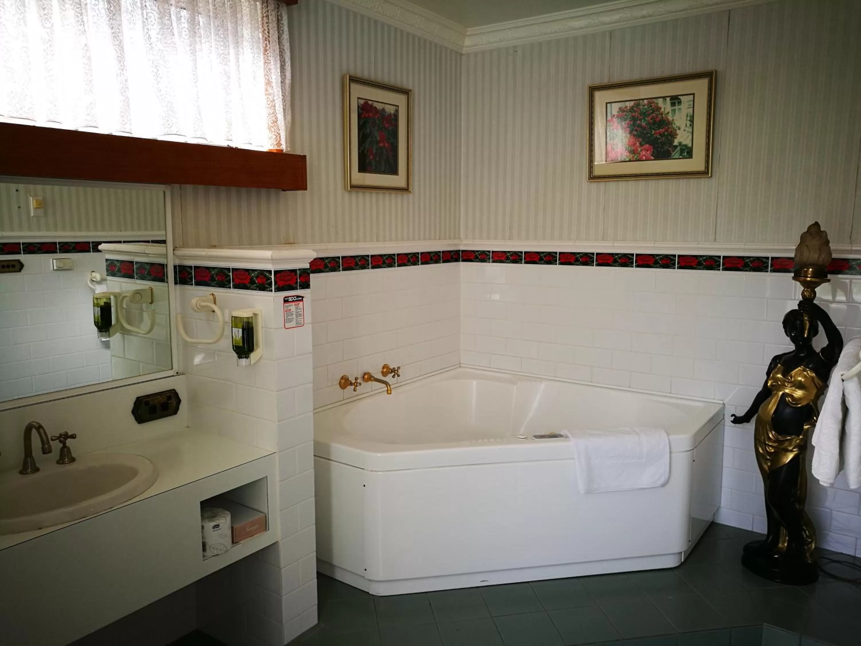 Motel Mayfair on Cavell