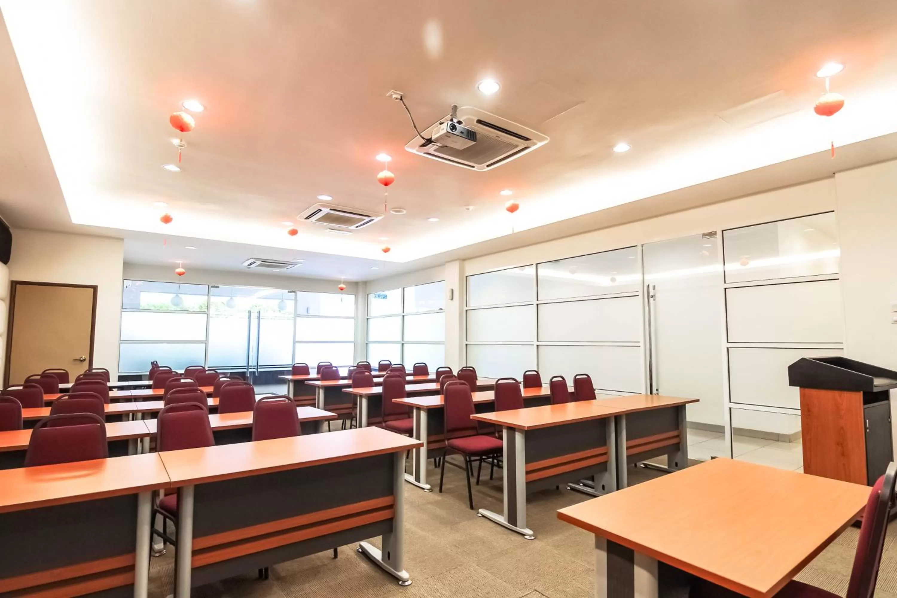 Meeting/conference room, Restaurant/Places to Eat in Sunflower Hotel Malacca