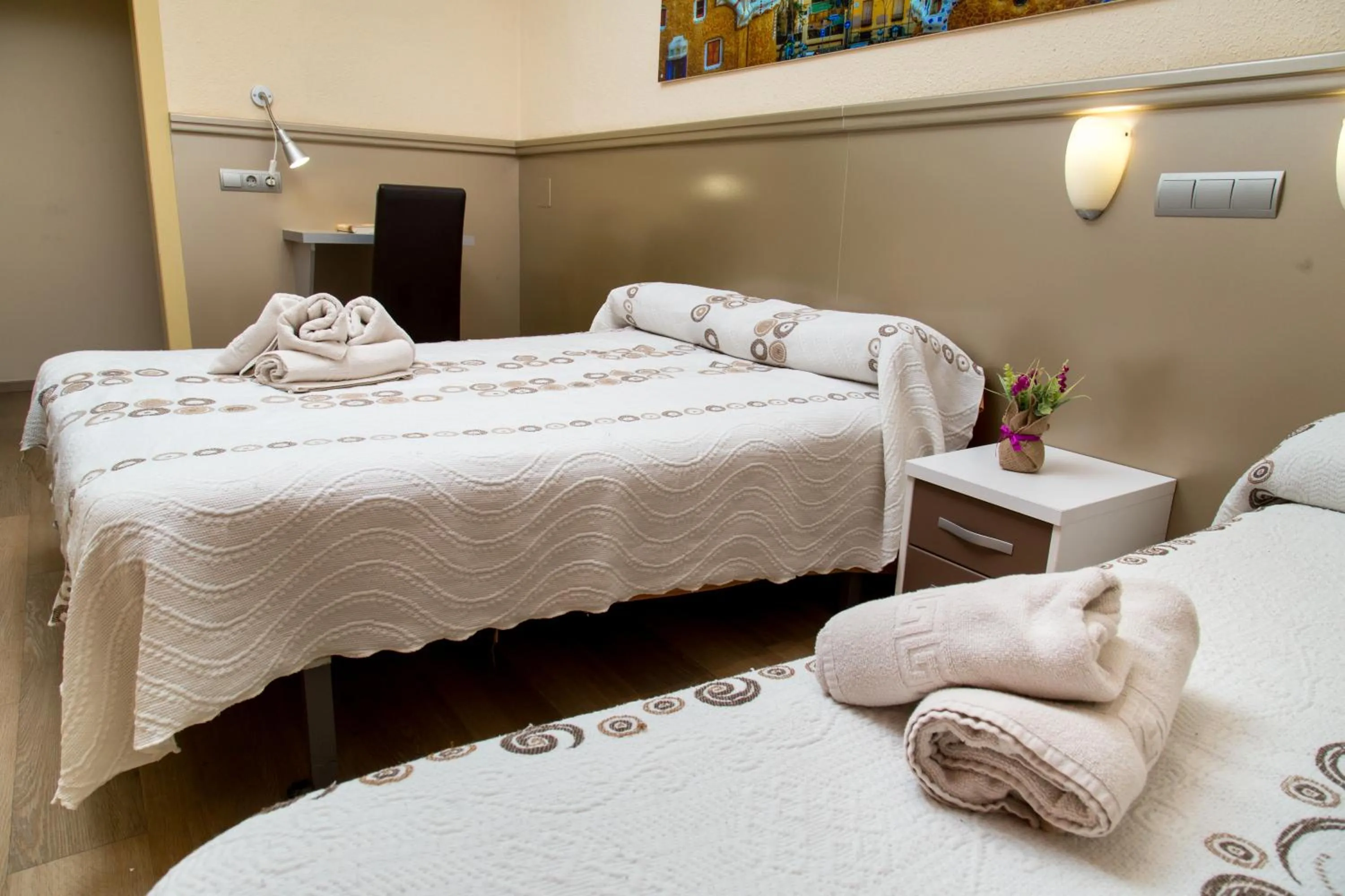 Bed in Hostal Barcelona