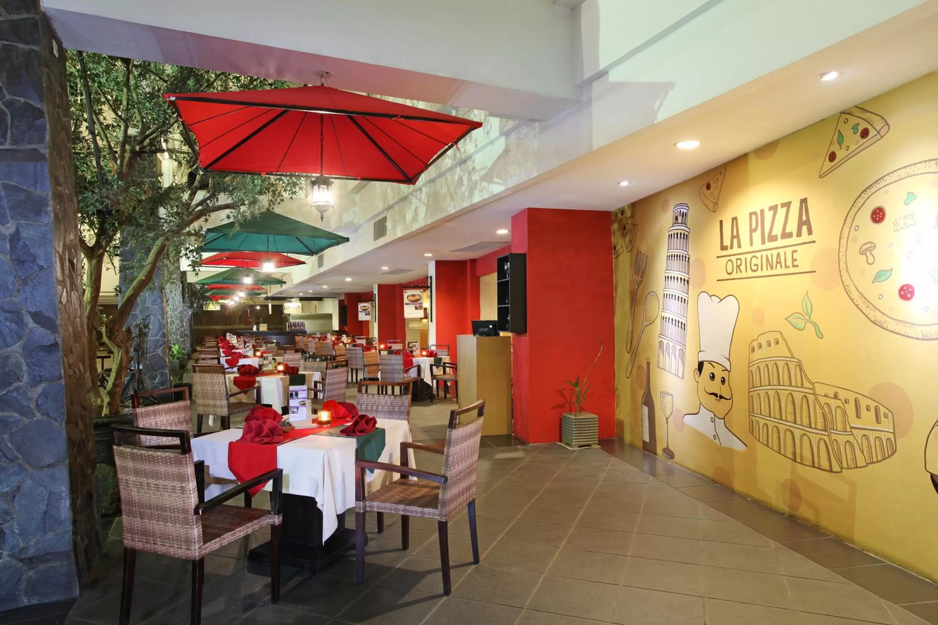 Restaurant/places to eat in Swiss-Belinn Panakkukang