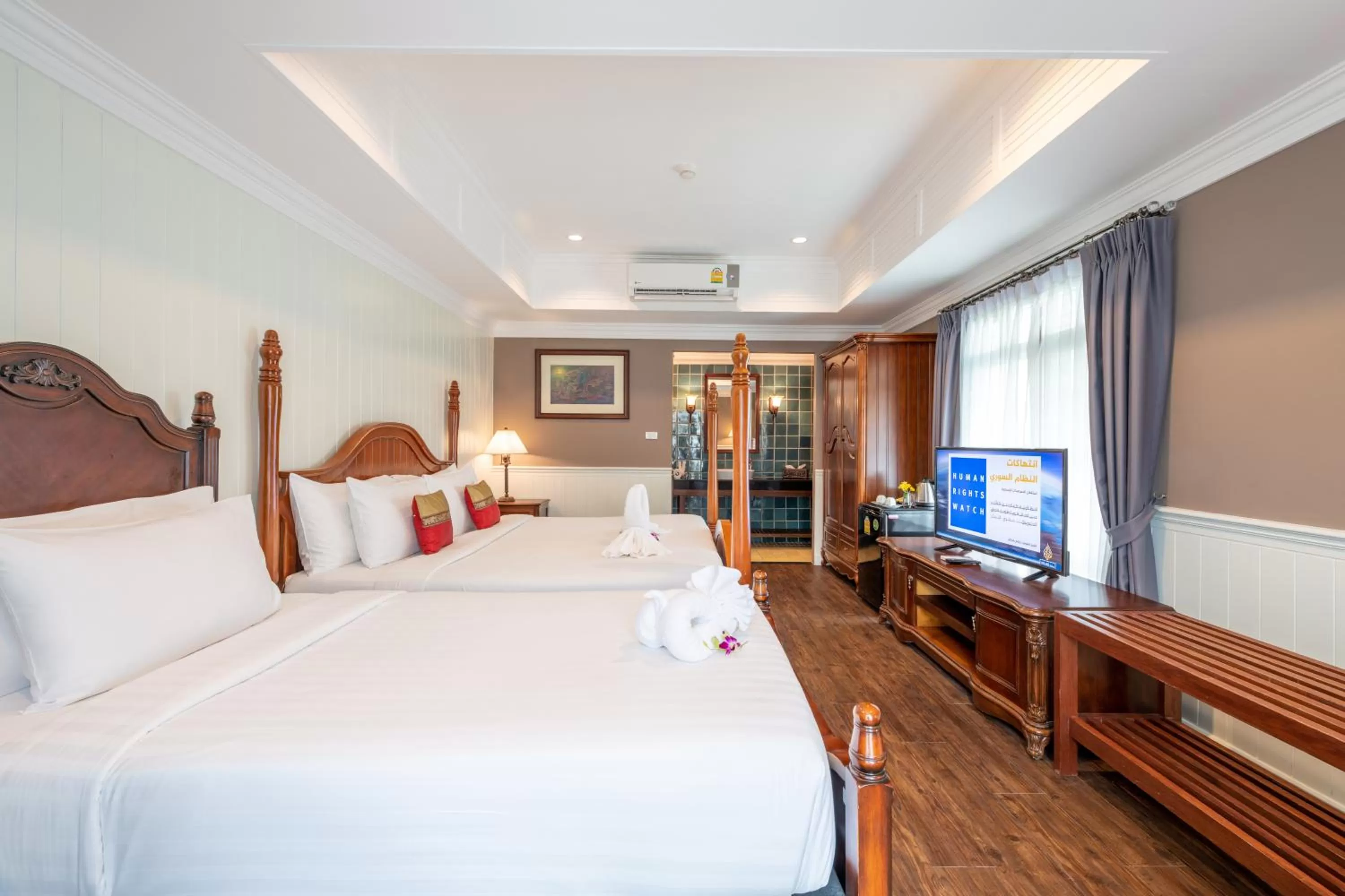 Photo of the whole room, Bed in The Orchid House 153