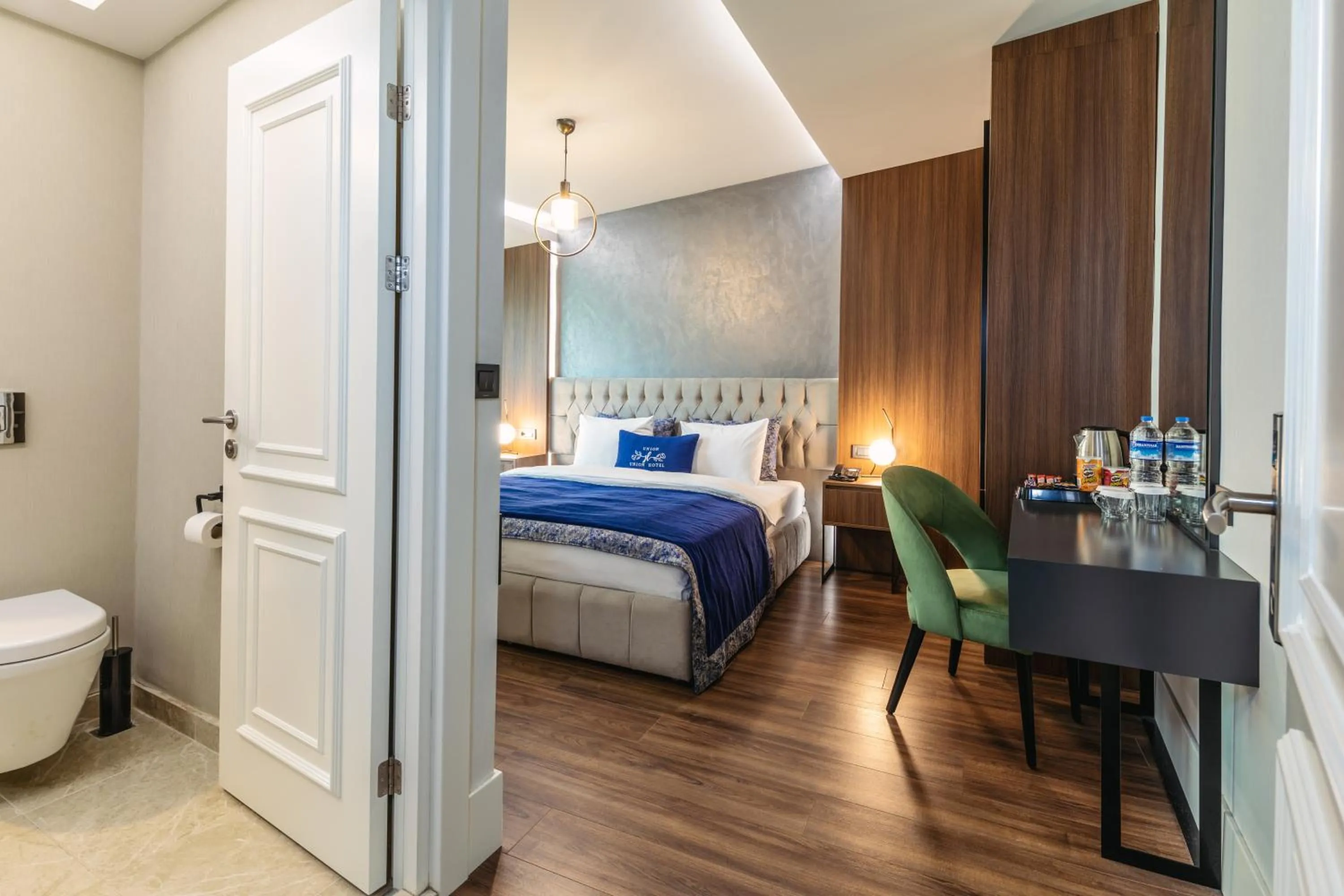 Massage, Bed in Union Hotel Port