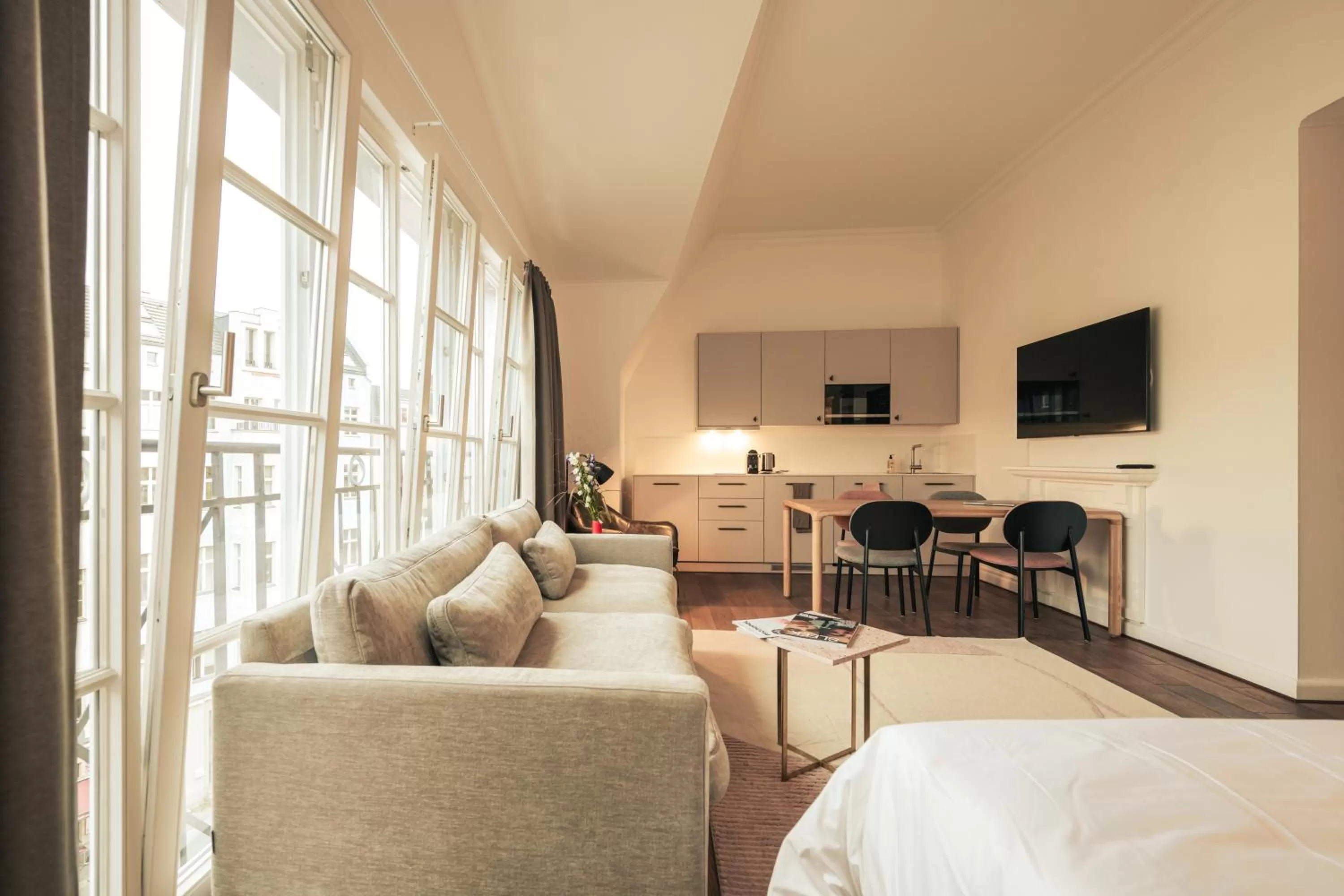 Living room, Bed in Bob W Berlin Mitte