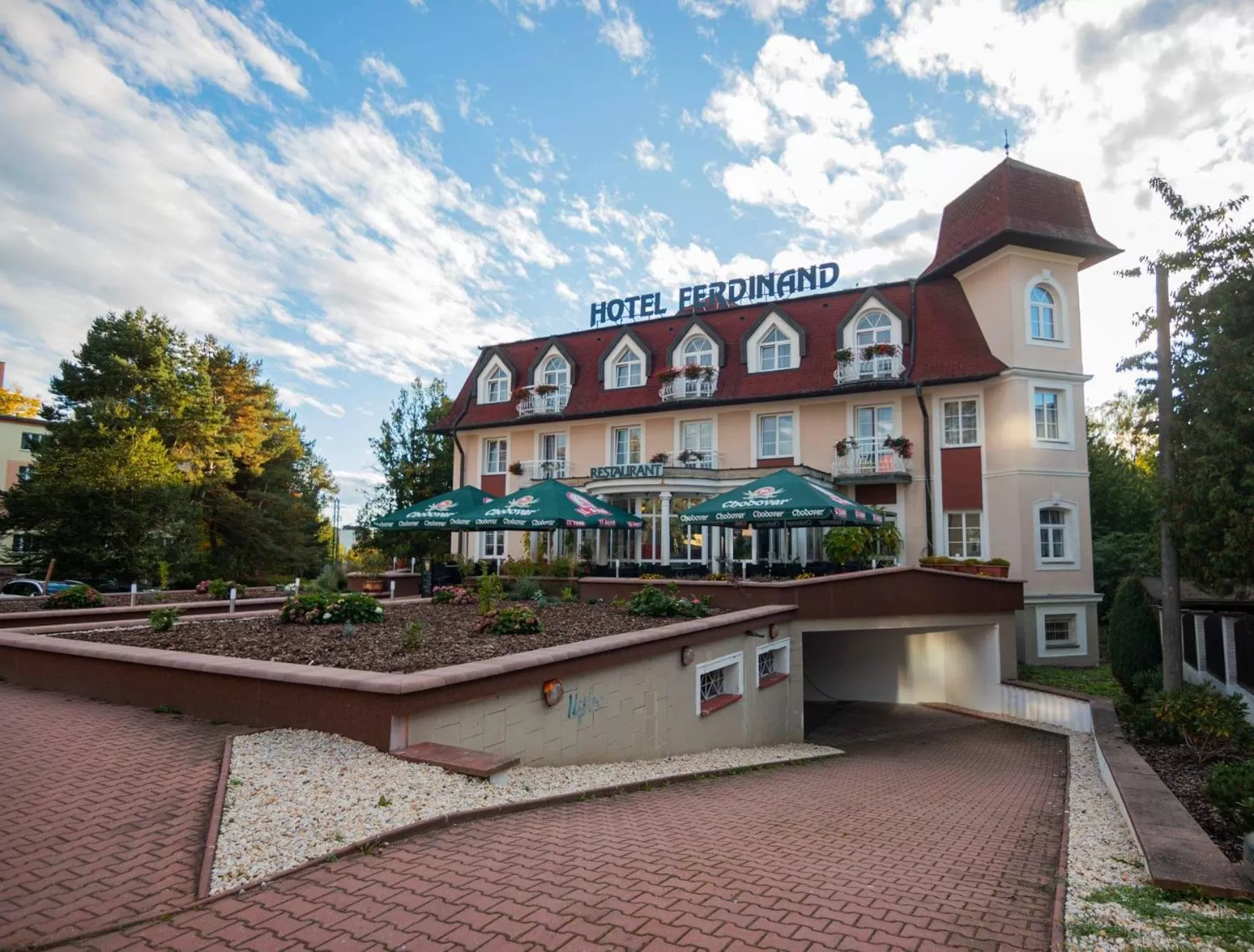 Property building in Hotel Ferdinand