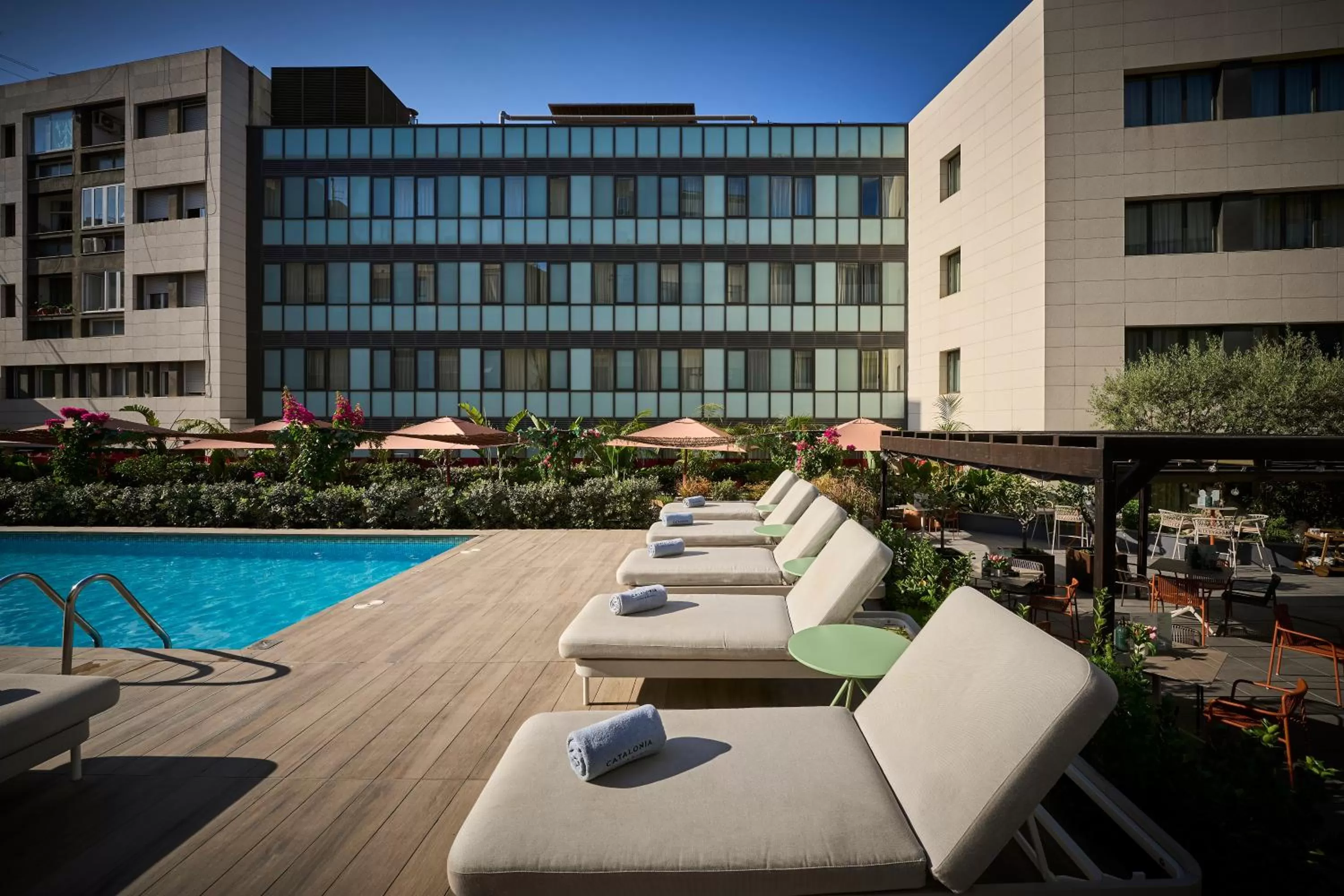 Swimming pool in Catalonia Ramblas 4* Sup