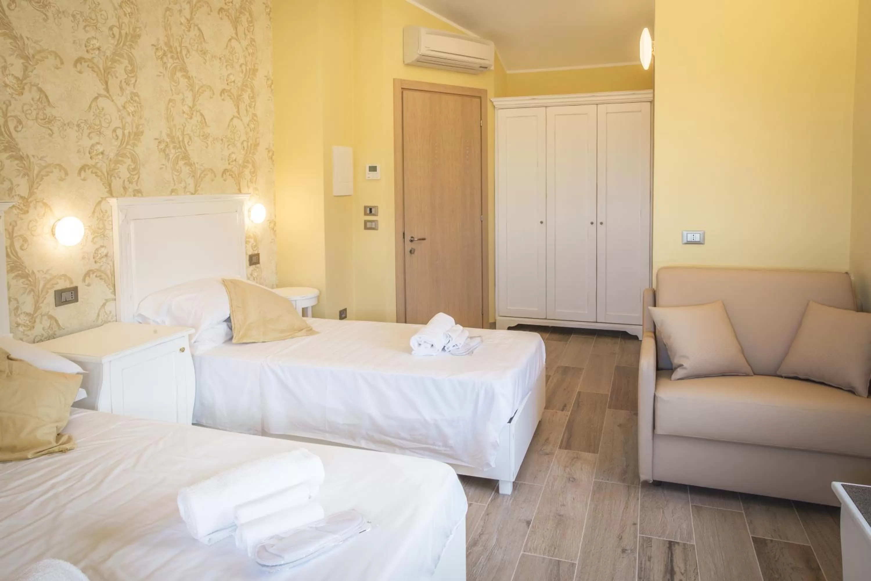 Photo of the whole room, Room Photo in La Dimora di Francesco