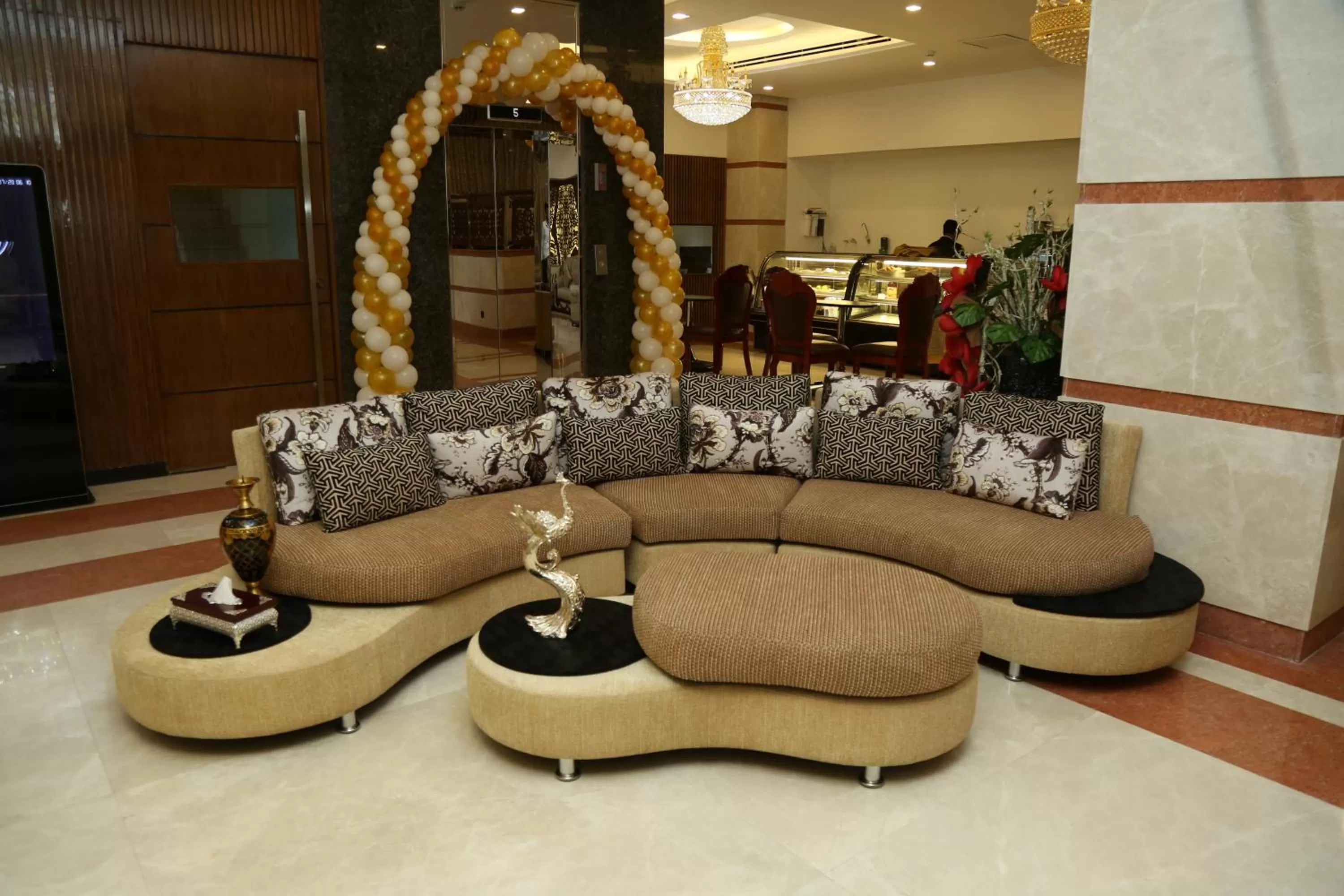 Communal lounge/ TV room in Marino Royal Hotel