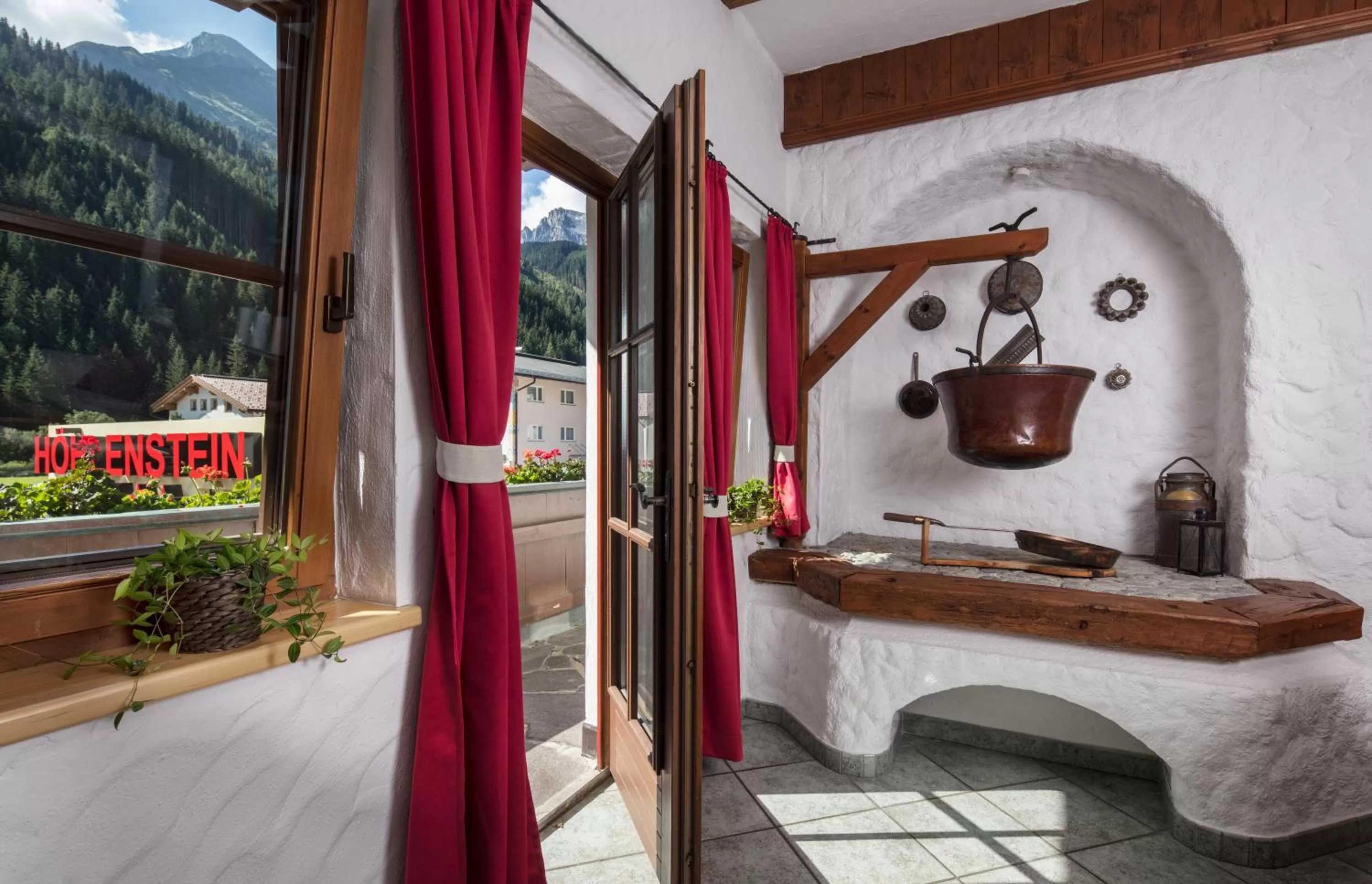 Lobby or reception in Hotel Höhlenstein